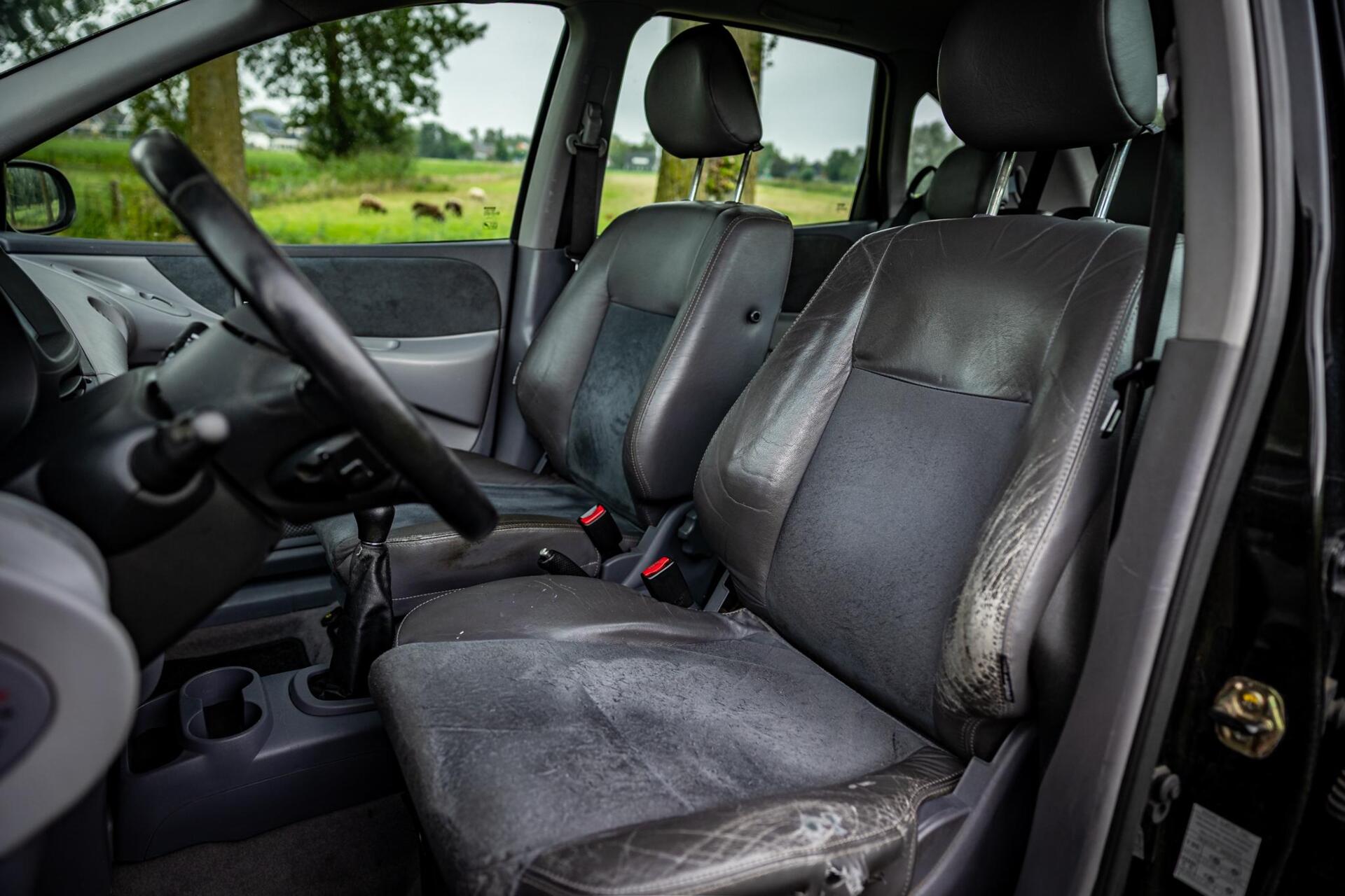 Foto van Nissan Nissan Almera Tino
