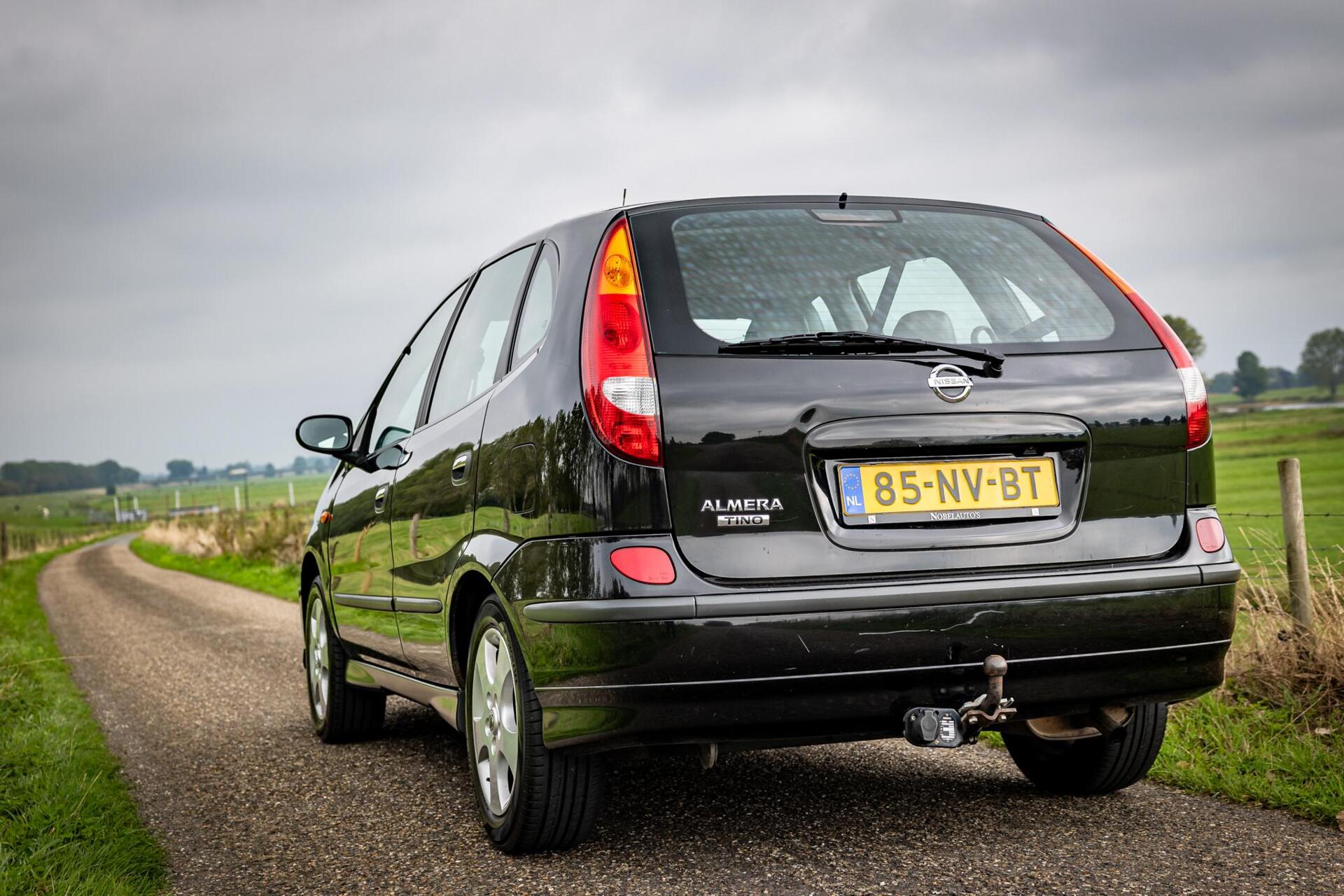 Foto van Nissan Nissan Almera Tino
