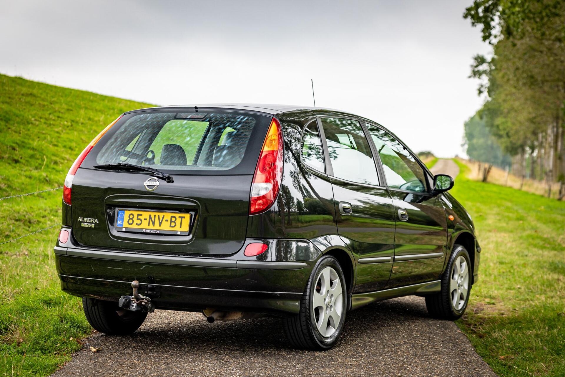 Foto van Nissan Nissan Almera Tino