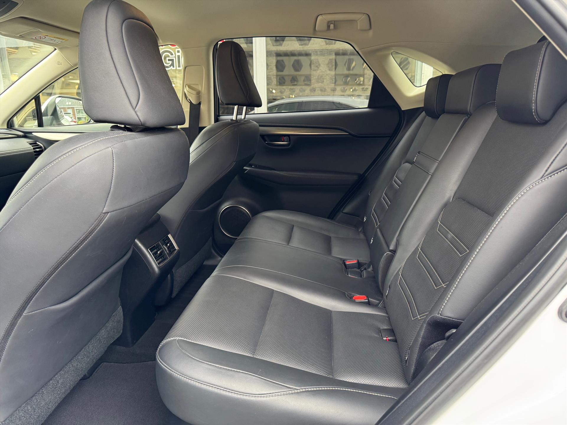 Foto van Lexus Lexus Nx300h