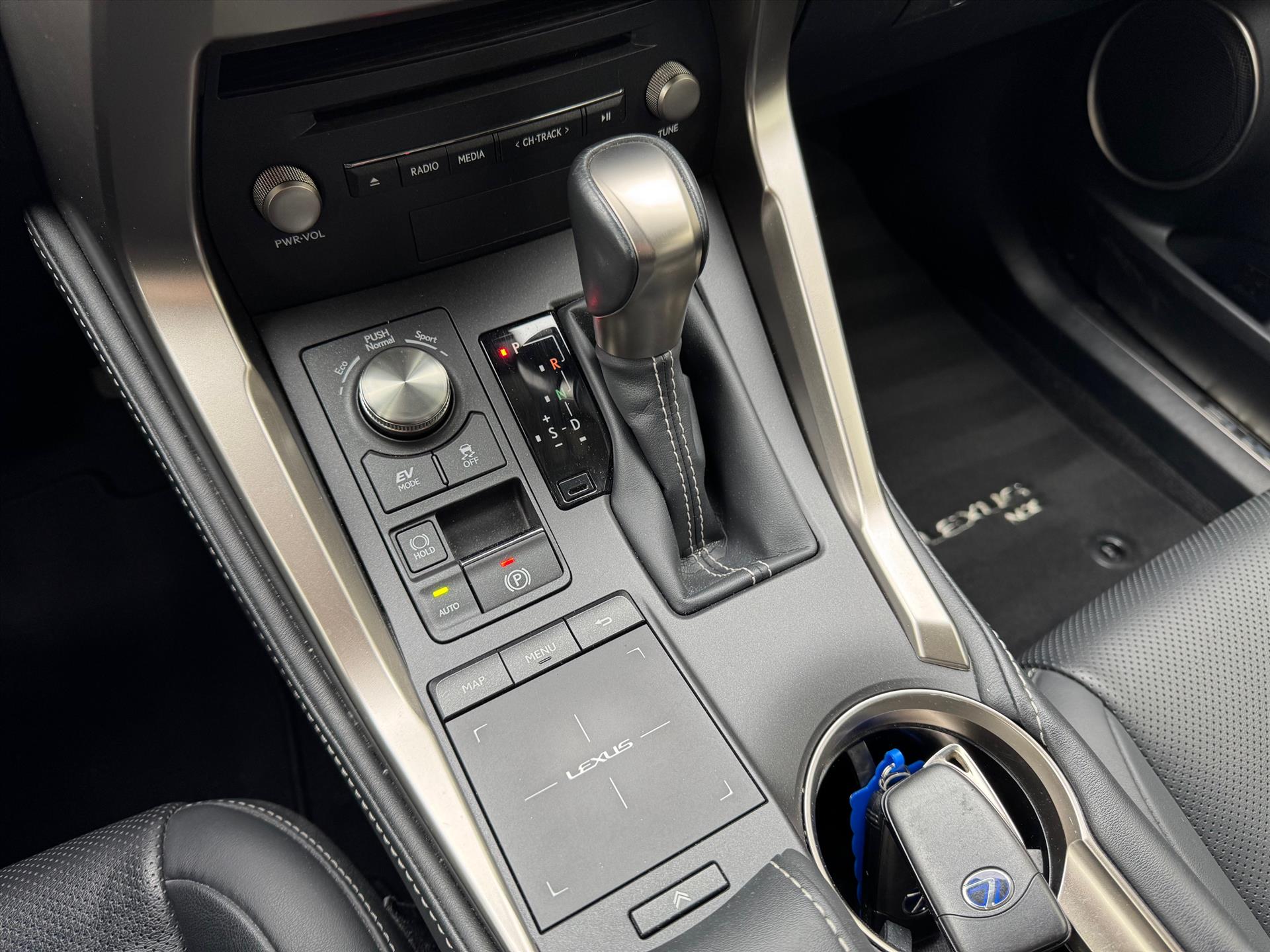 Foto van Lexus Lexus Nx300h