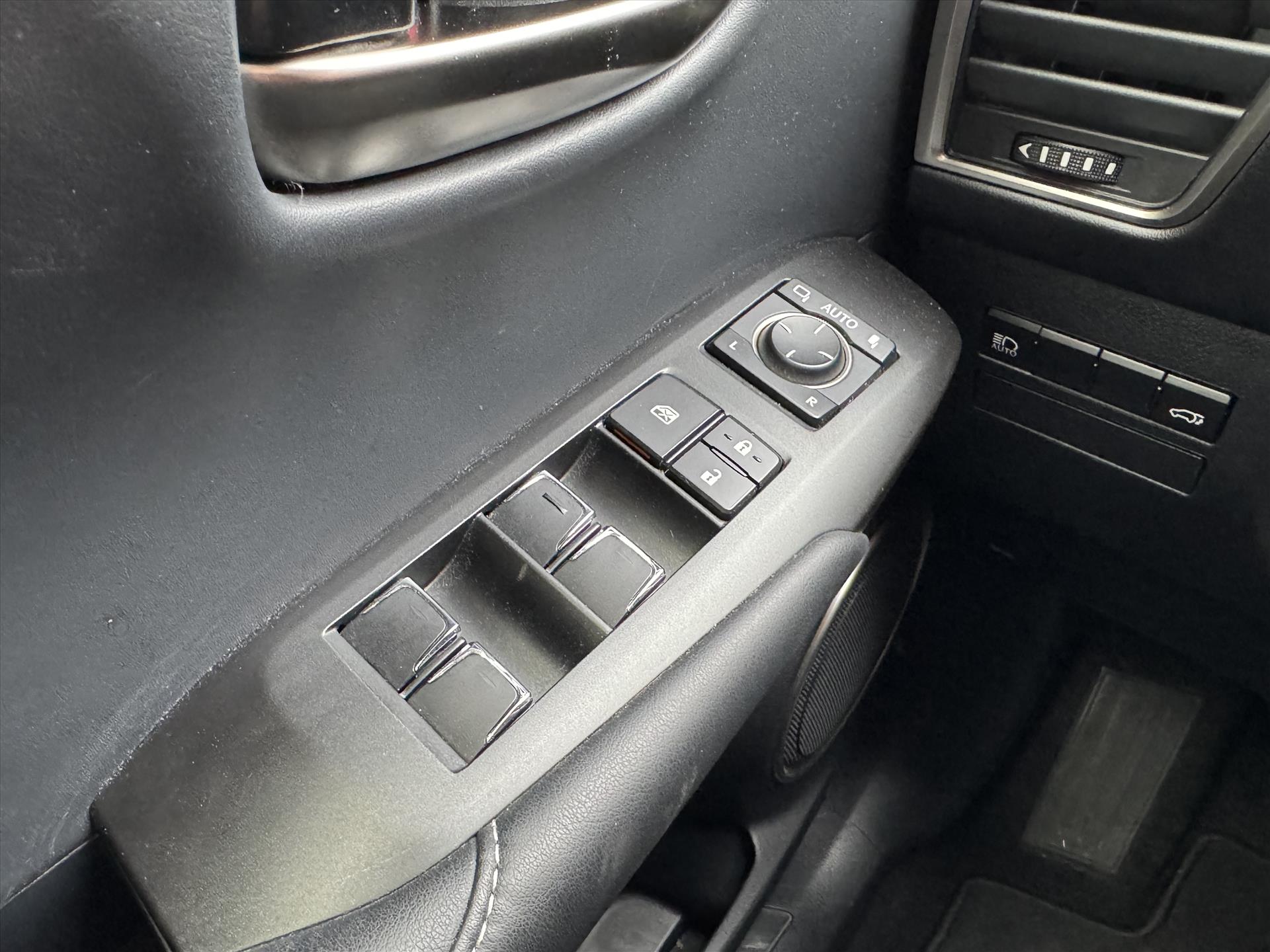 Foto van Lexus Lexus Nx300h