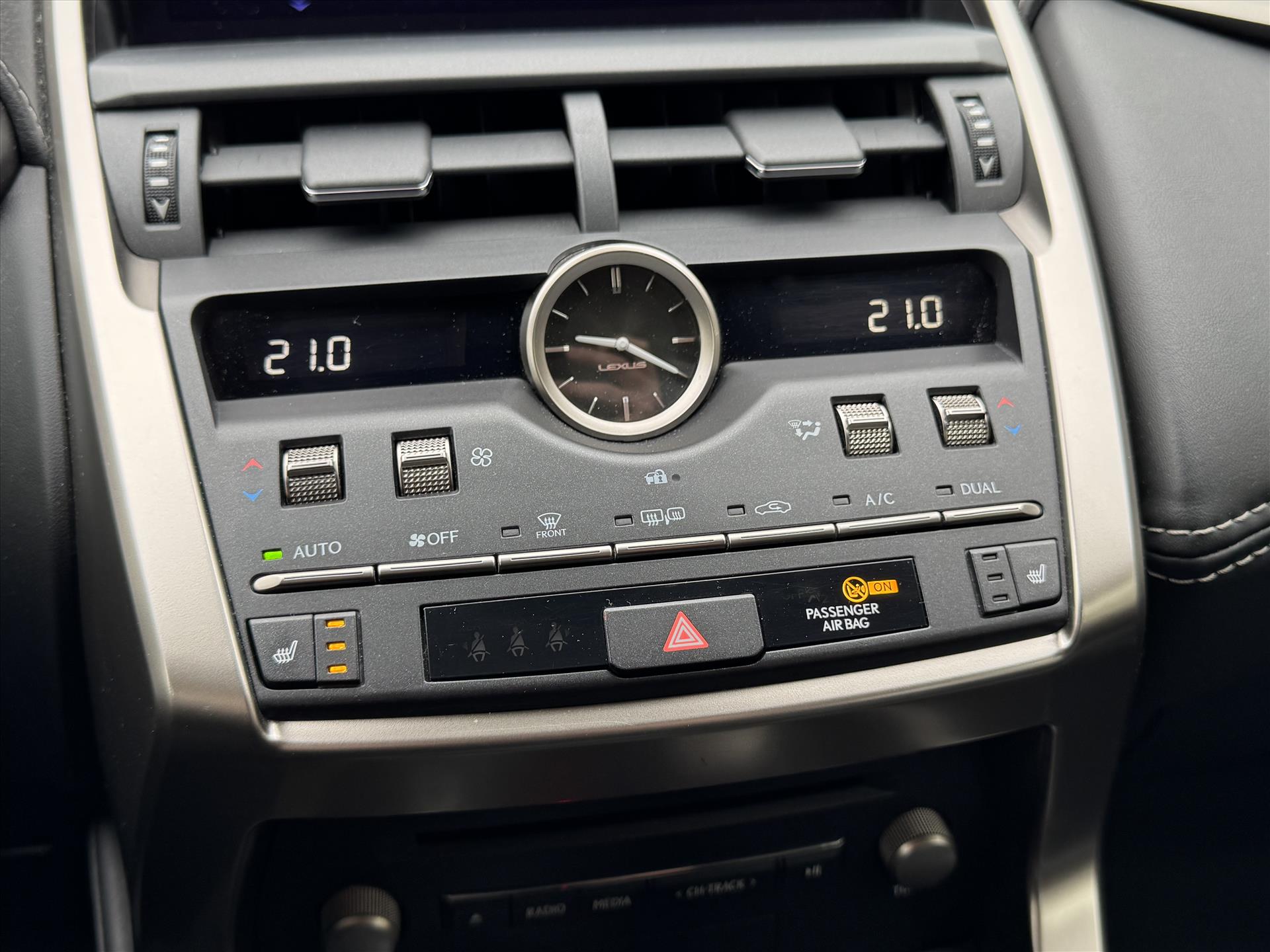 Foto van Lexus Lexus Nx300h