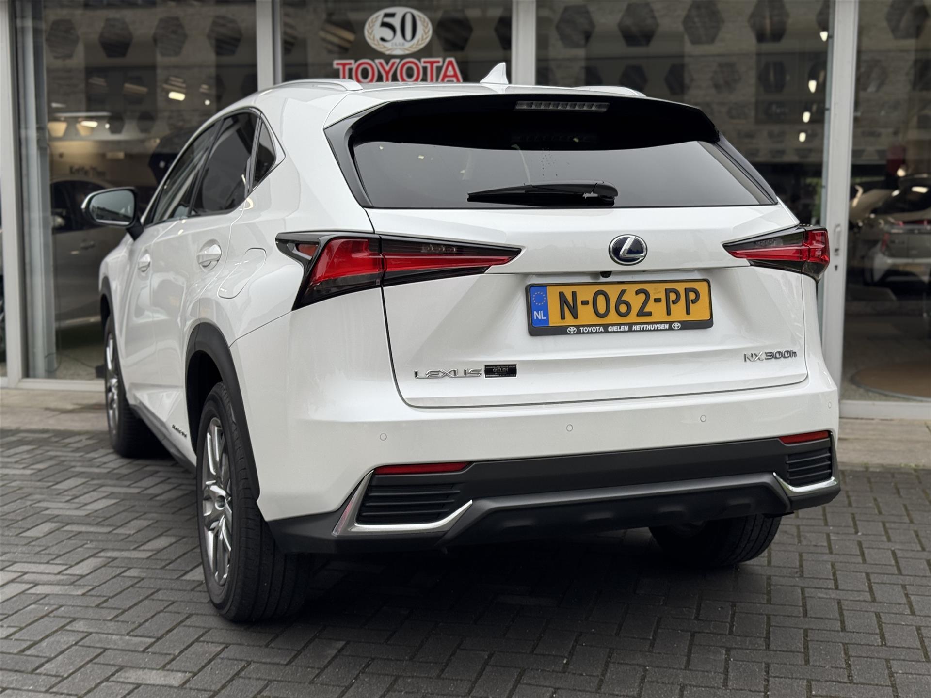 Foto van Lexus Lexus Nx300h