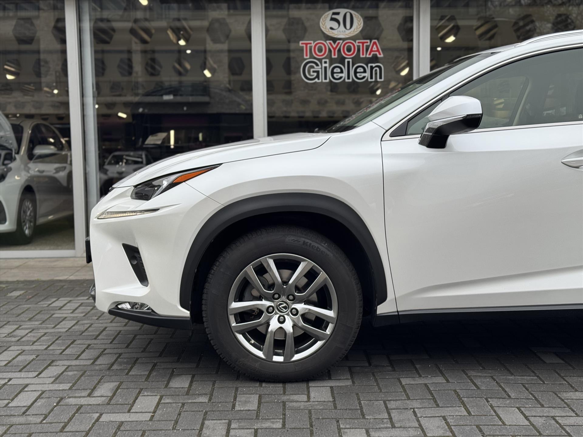 Foto van Lexus Lexus Nx300h