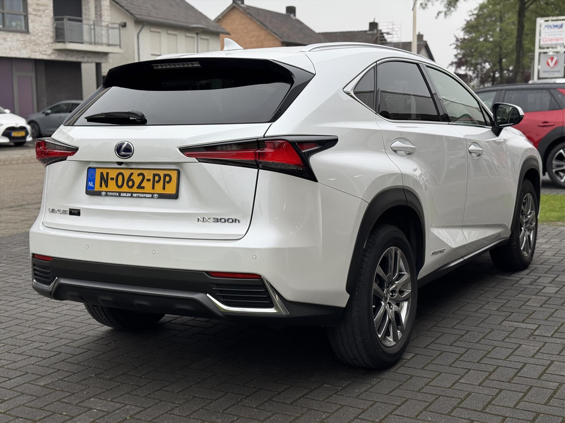 Foto van Lexus Lexus Nx300h
