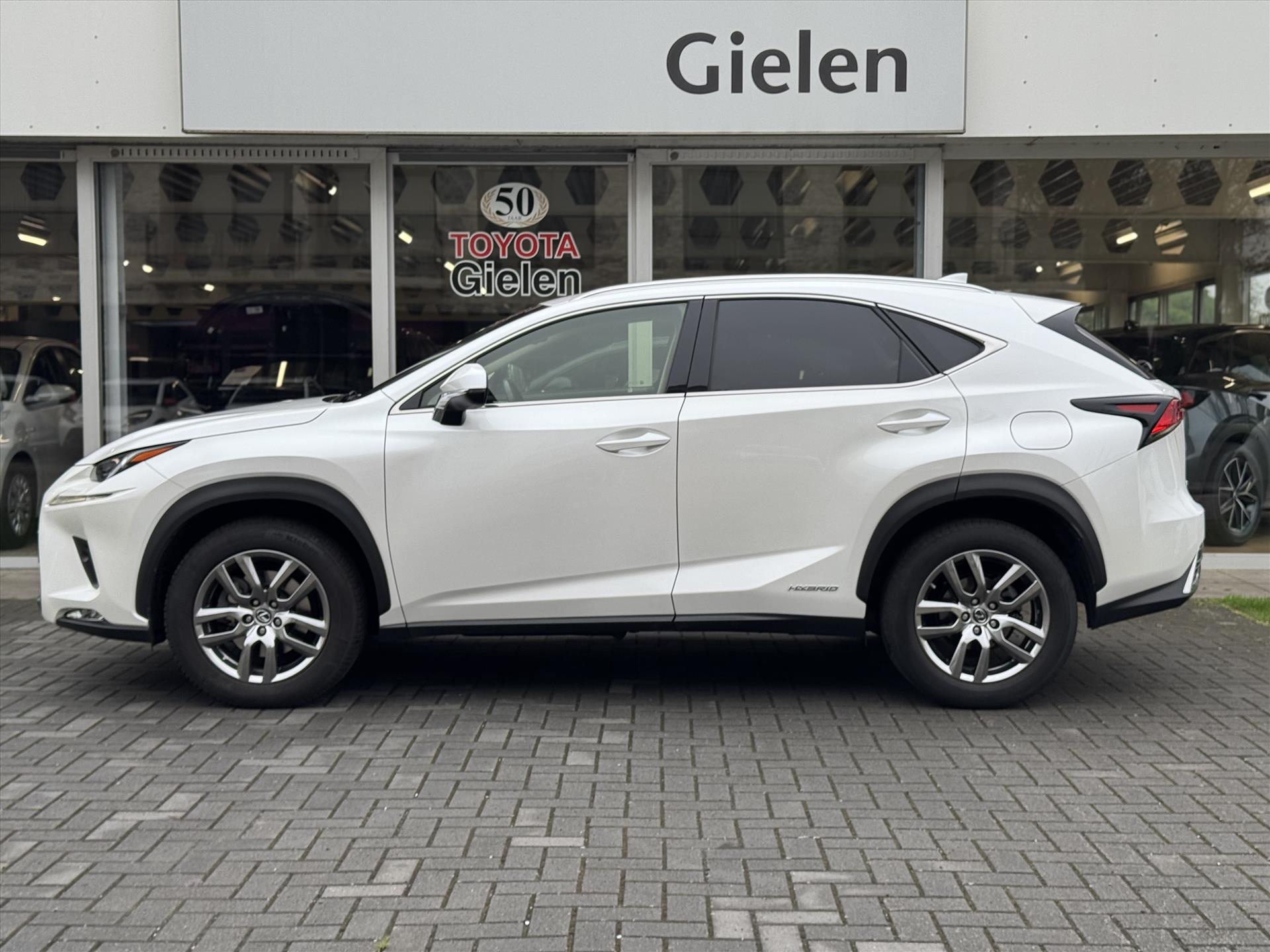 Foto van Lexus Lexus Nx300h