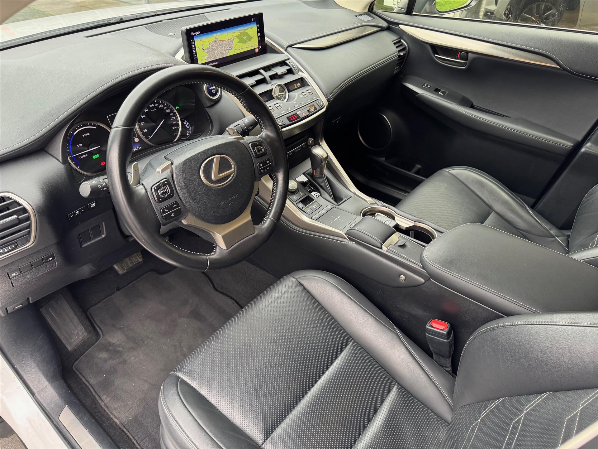 Foto van Lexus Lexus Nx300h