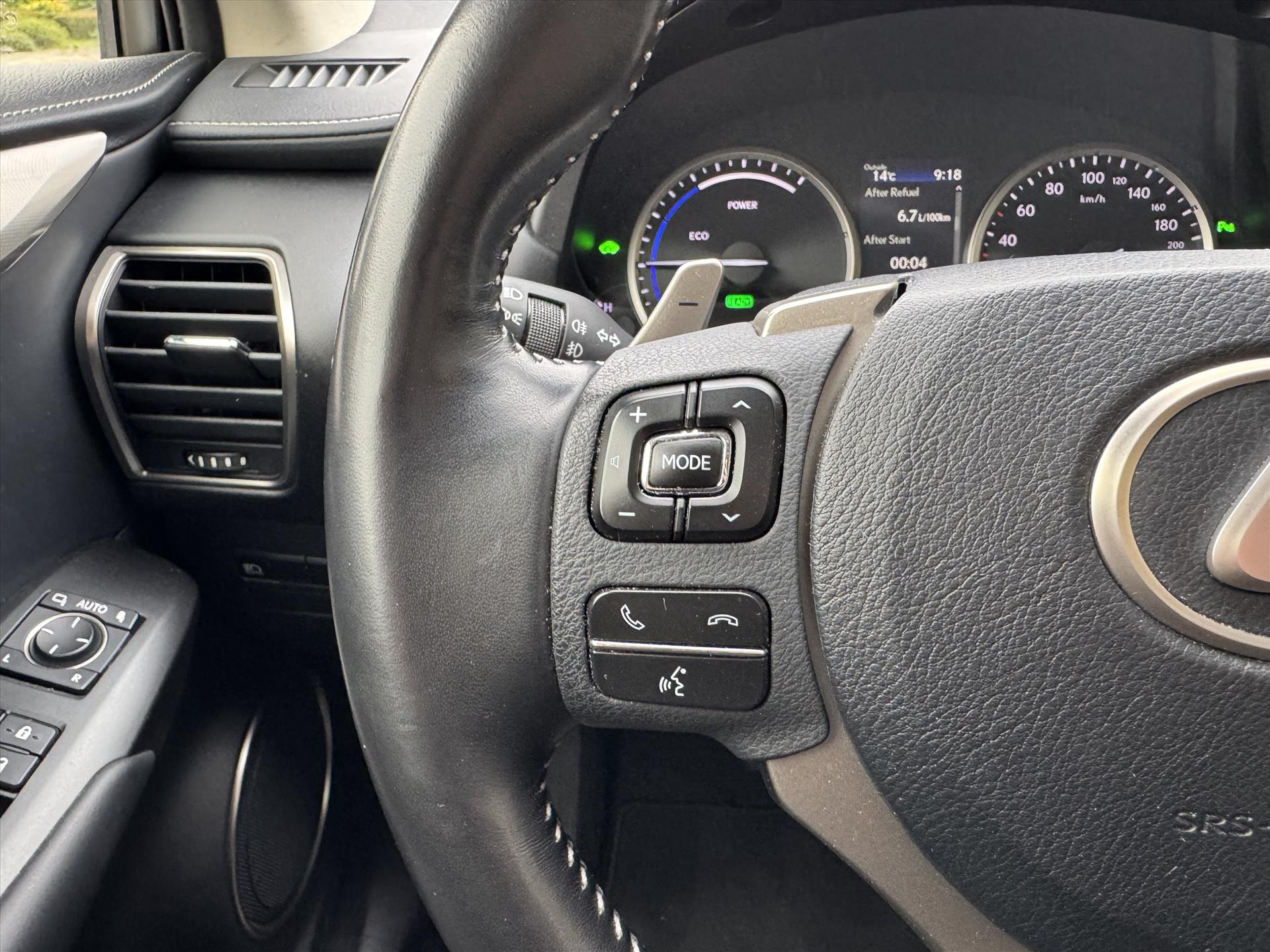 Foto van Lexus Lexus Nx300h