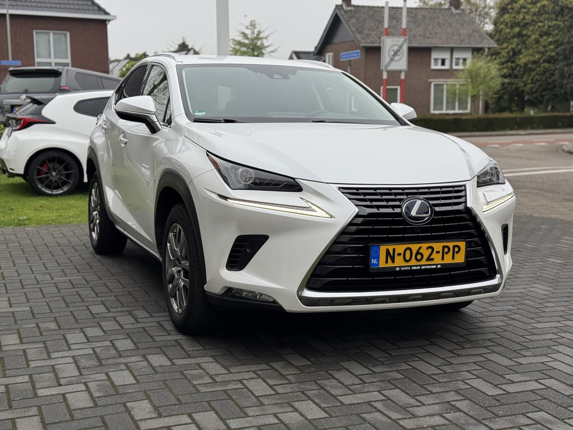 Foto van Lexus Lexus Nx300h