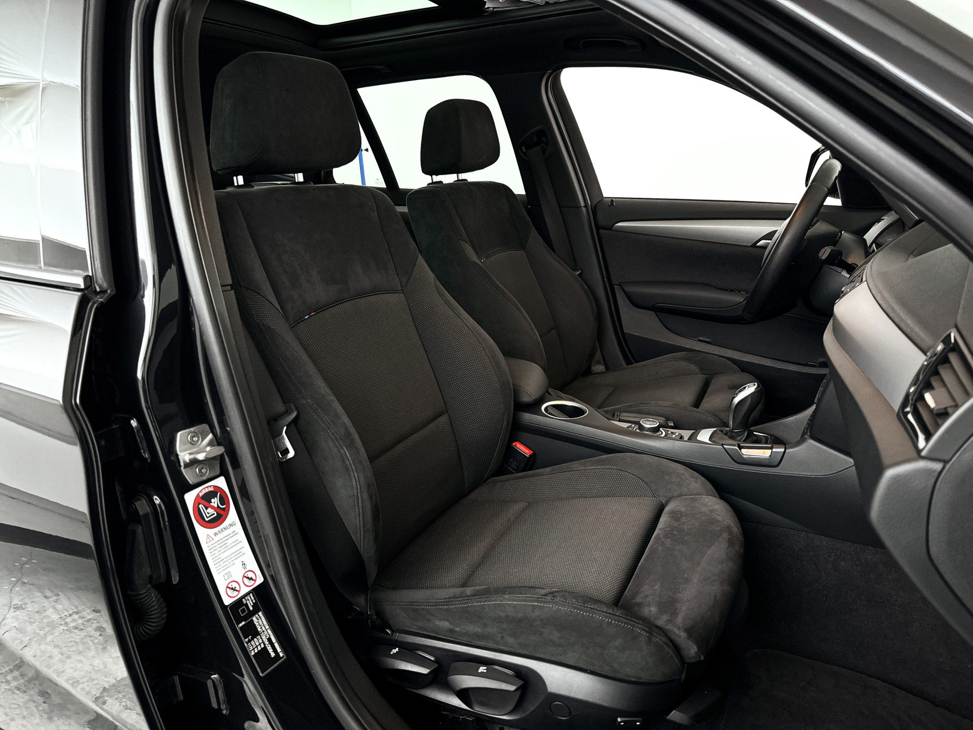 Foto van BMW X1 Xdrive28i