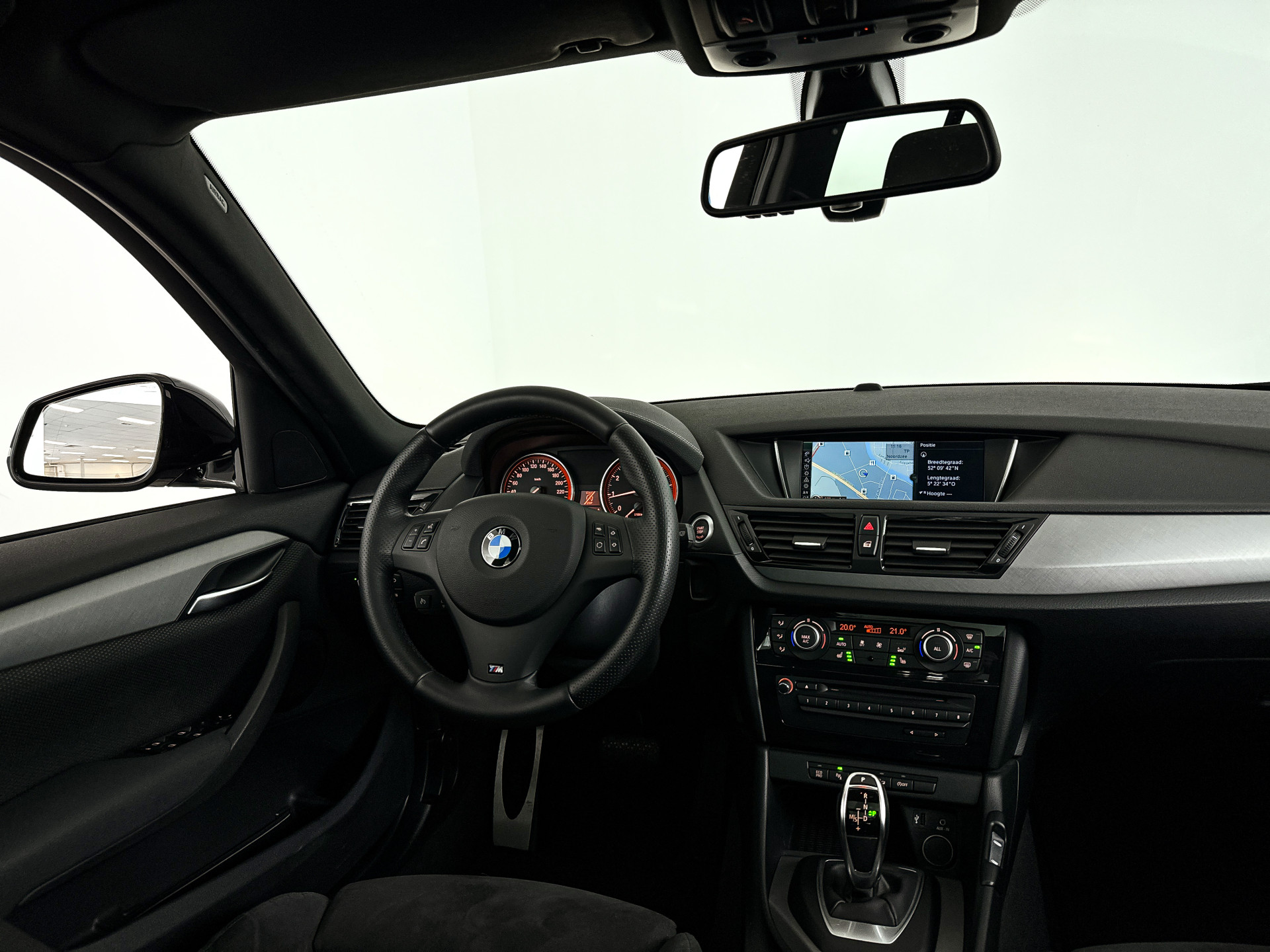 Foto van BMW X1 Xdrive28i