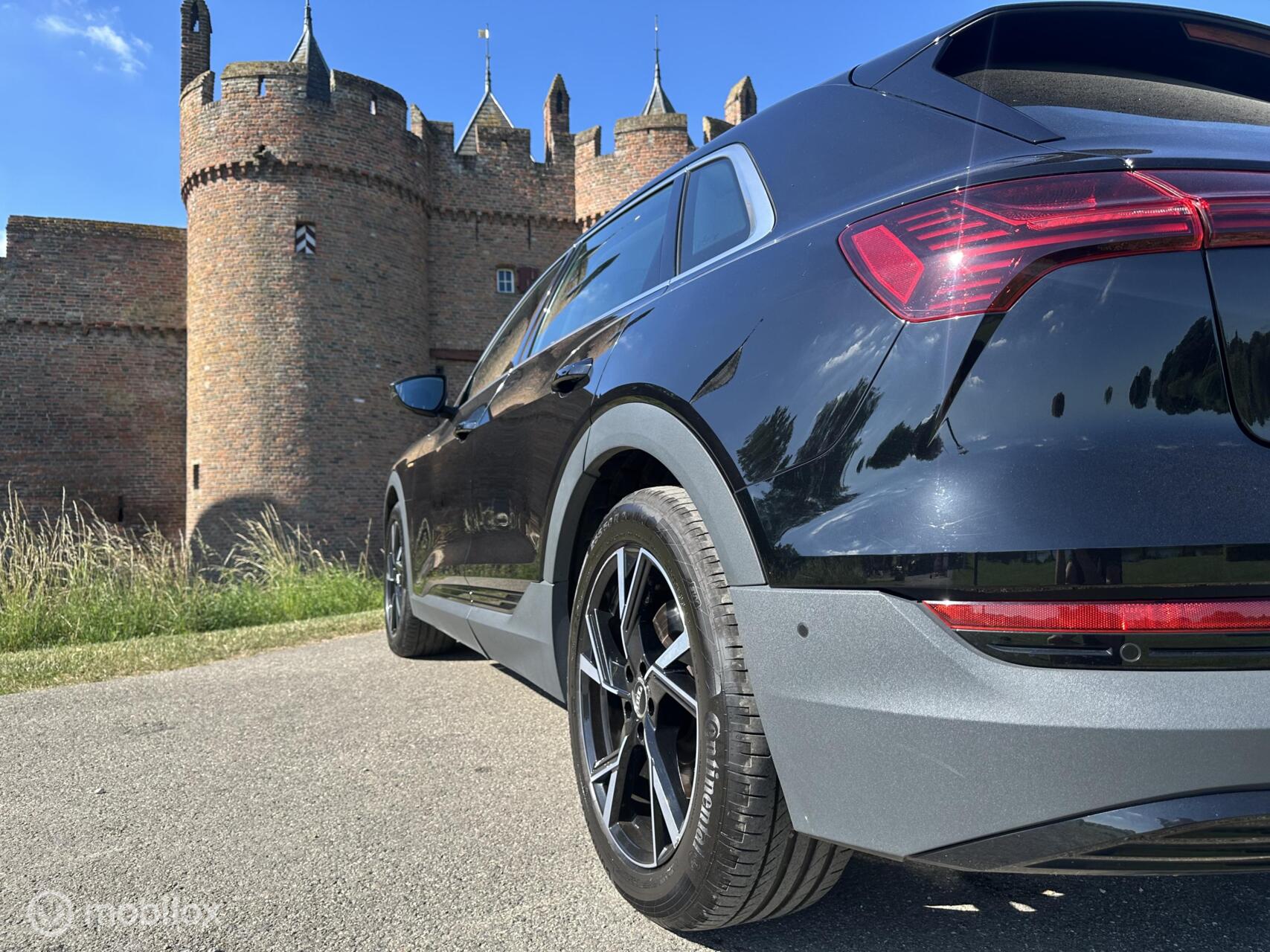 Foto van Audi E-tron 55