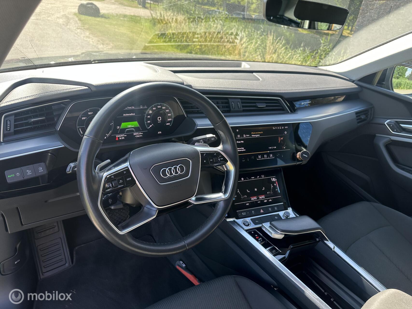 Foto van Audi E-tron 55