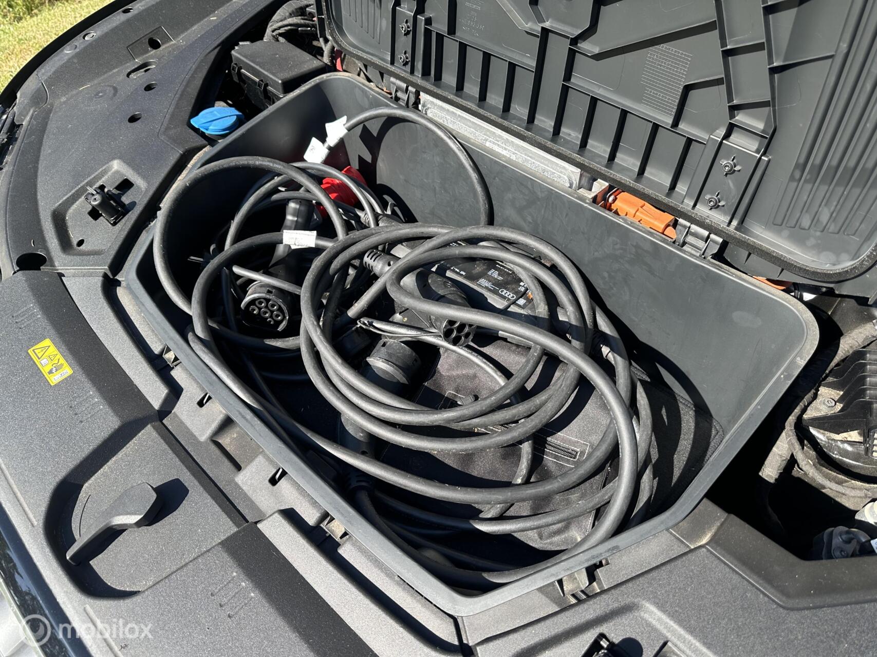 Foto van Audi E-tron 55