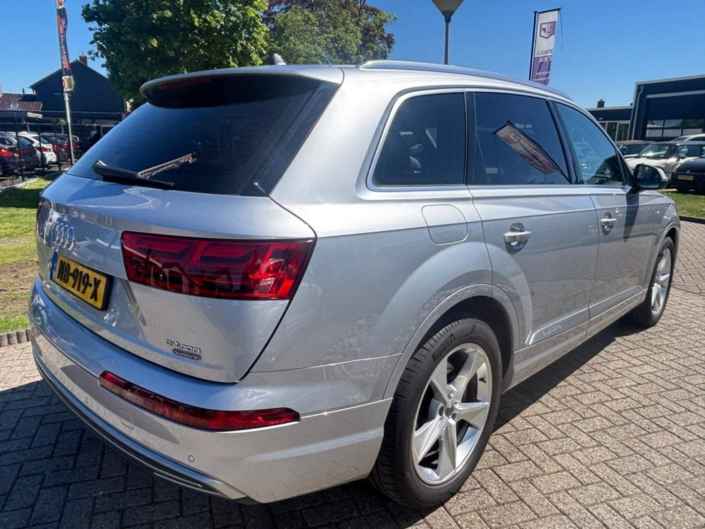 Foto van Audi Q7 E-tron