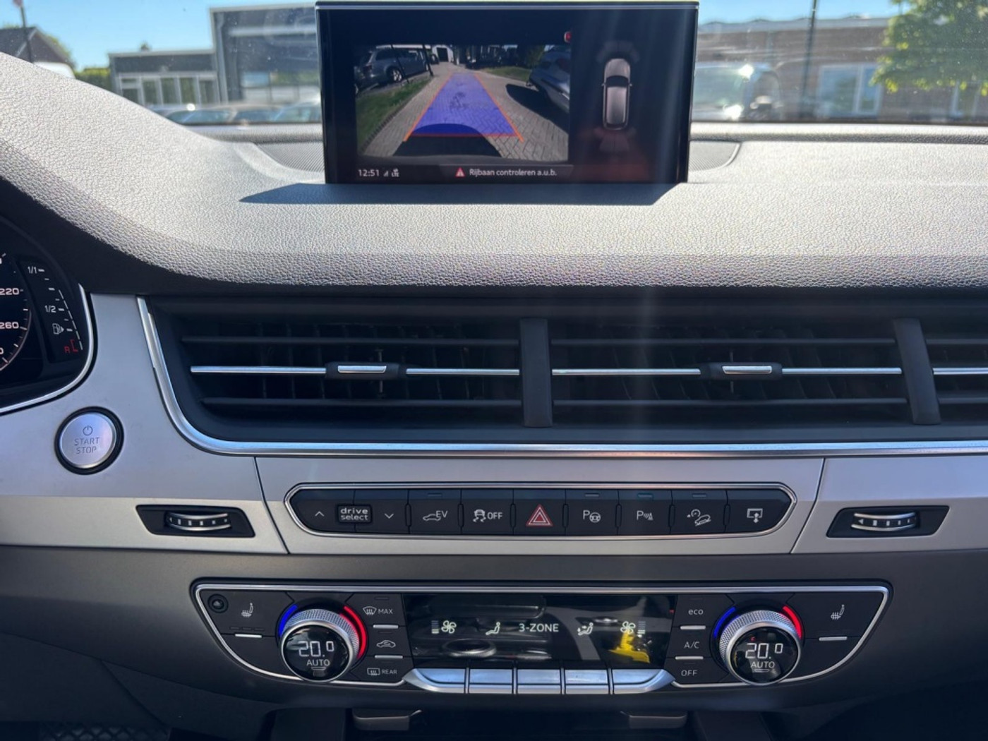 Foto van Audi Q7 E-tron