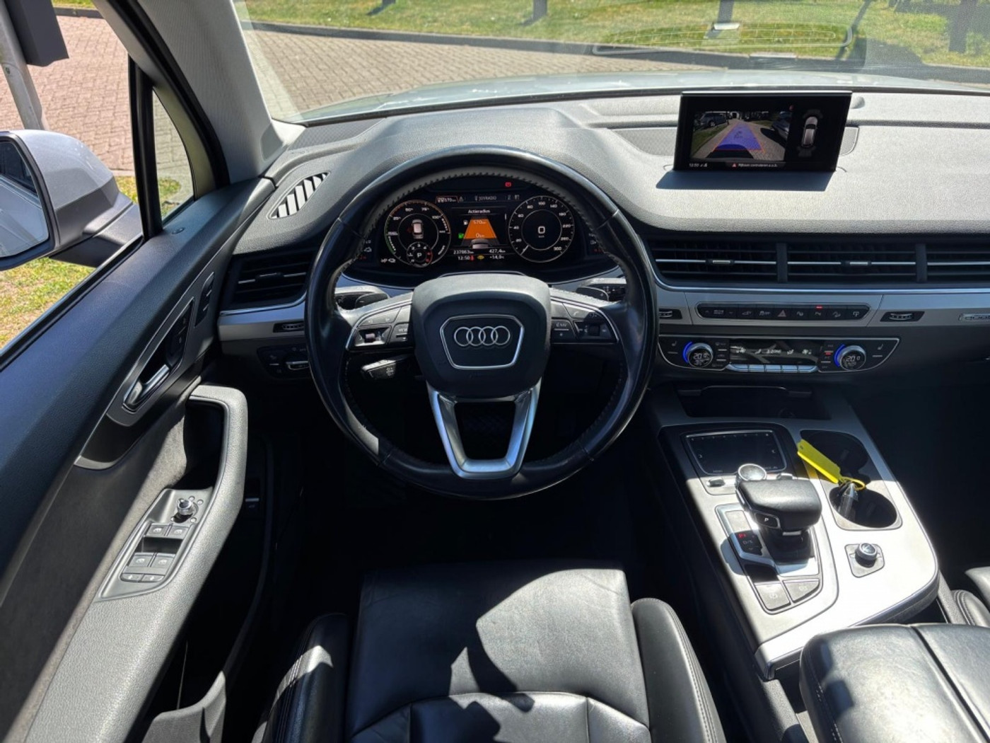 Foto van Audi Q7 E-tron