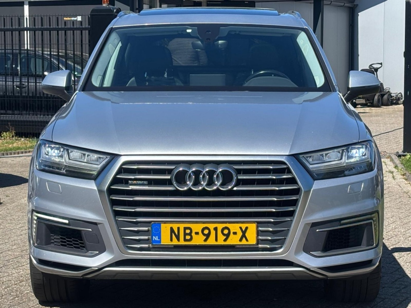 Foto van Audi Q7 E-tron