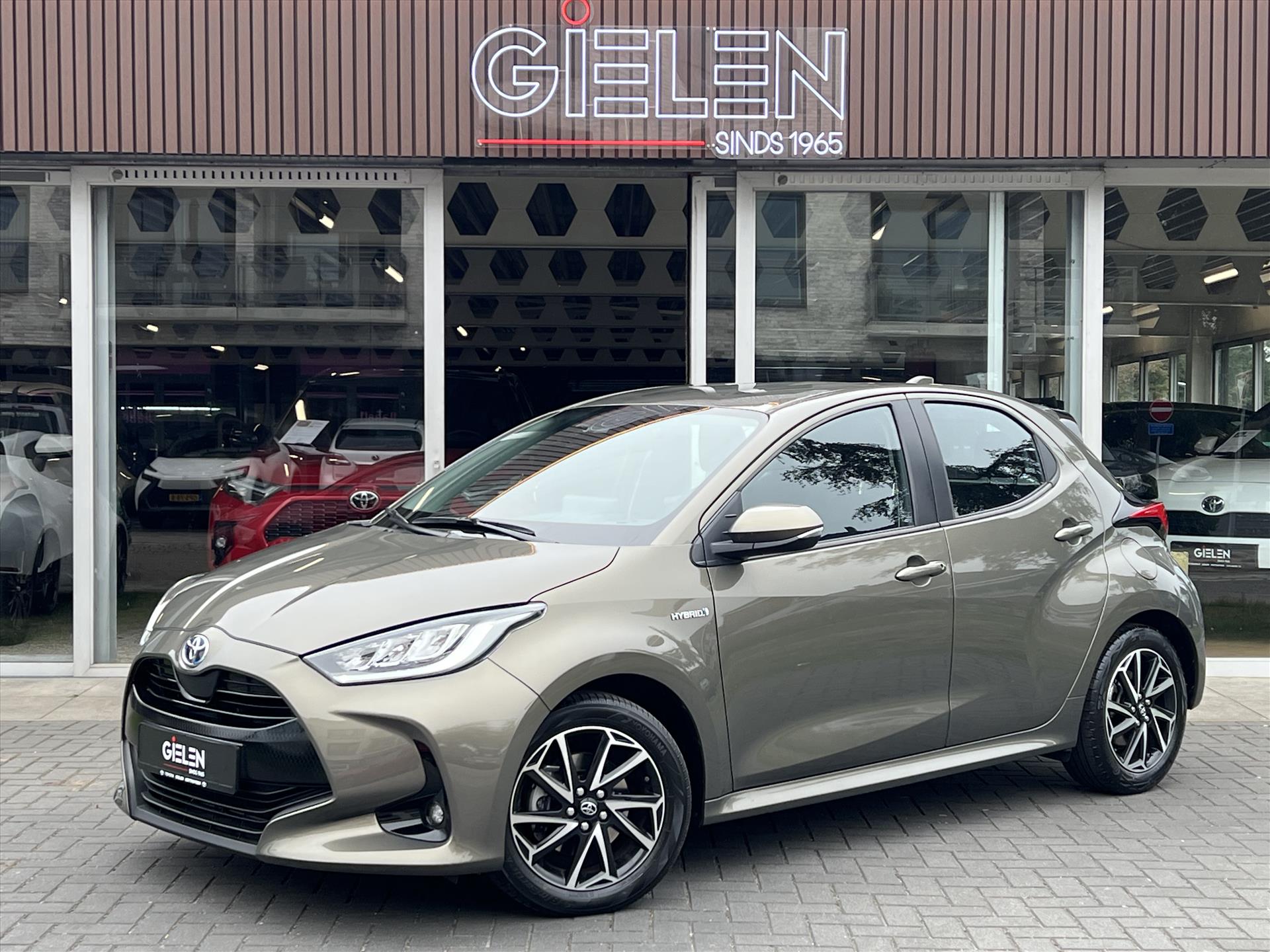 Toyota Toyota Yaris 1.5 Hybrid First Edition | Eerste eigenaar, Lichtmetalen velgen, Keyless, Startknop, Apple CarPlay/Android Auto 2020 - voorkant