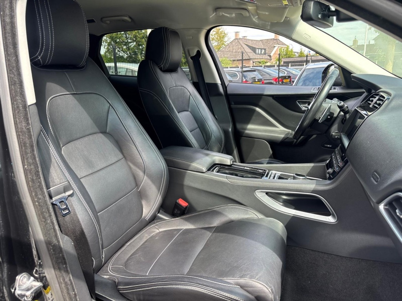 Foto van Jaguar Jaguar F-pace