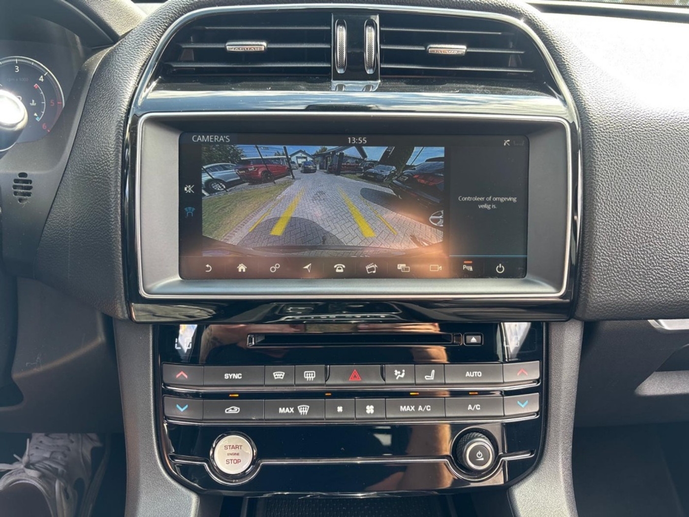 Foto van Jaguar Jaguar F-pace