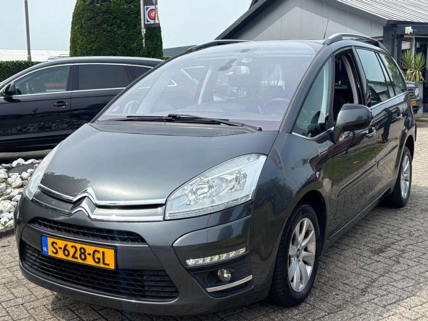 Citroen C4 Picasso 1.6 Benzine 2013 7-Persoons Automaat Trekhaak 158.000KM 2013 - voorkant
