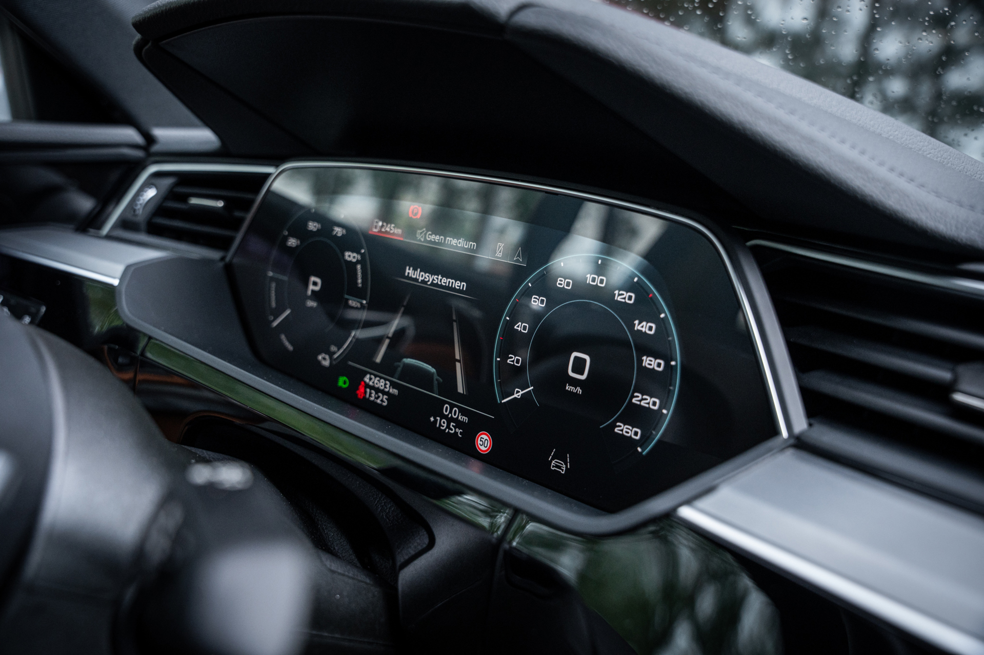 Foto van Audi Q8 Sportback 55 E-tron