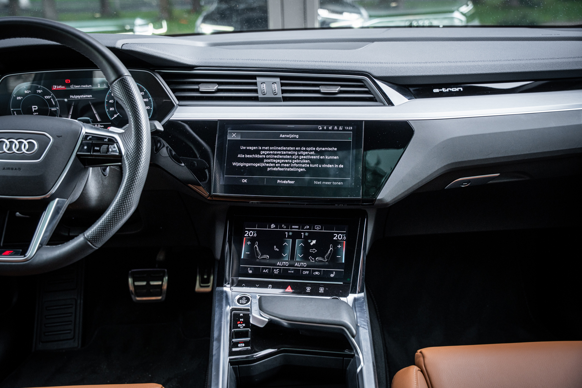 Foto van Audi Q8 Sportback 55 E-tron