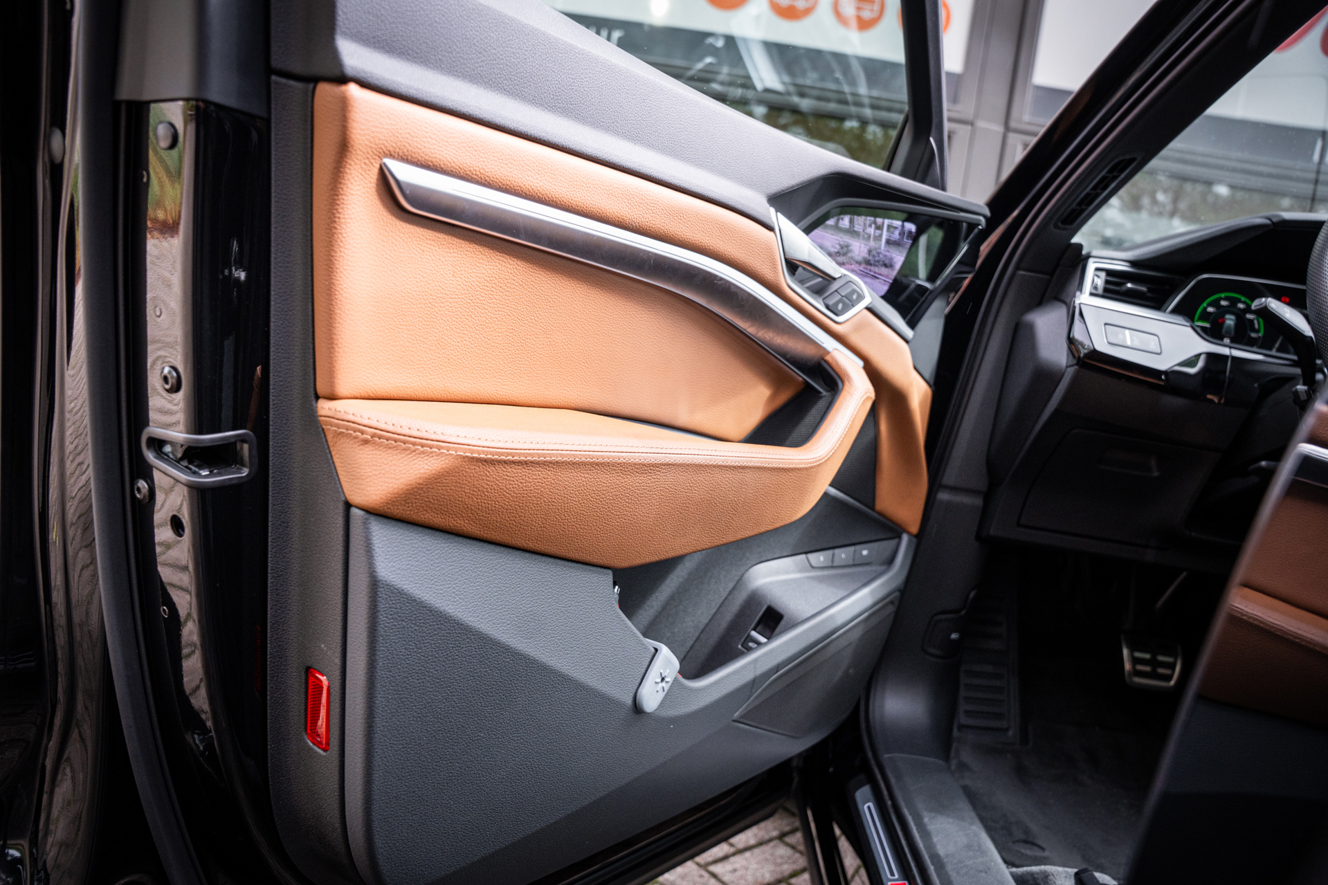 Foto van Audi Q8 Sportback 55 E-tron