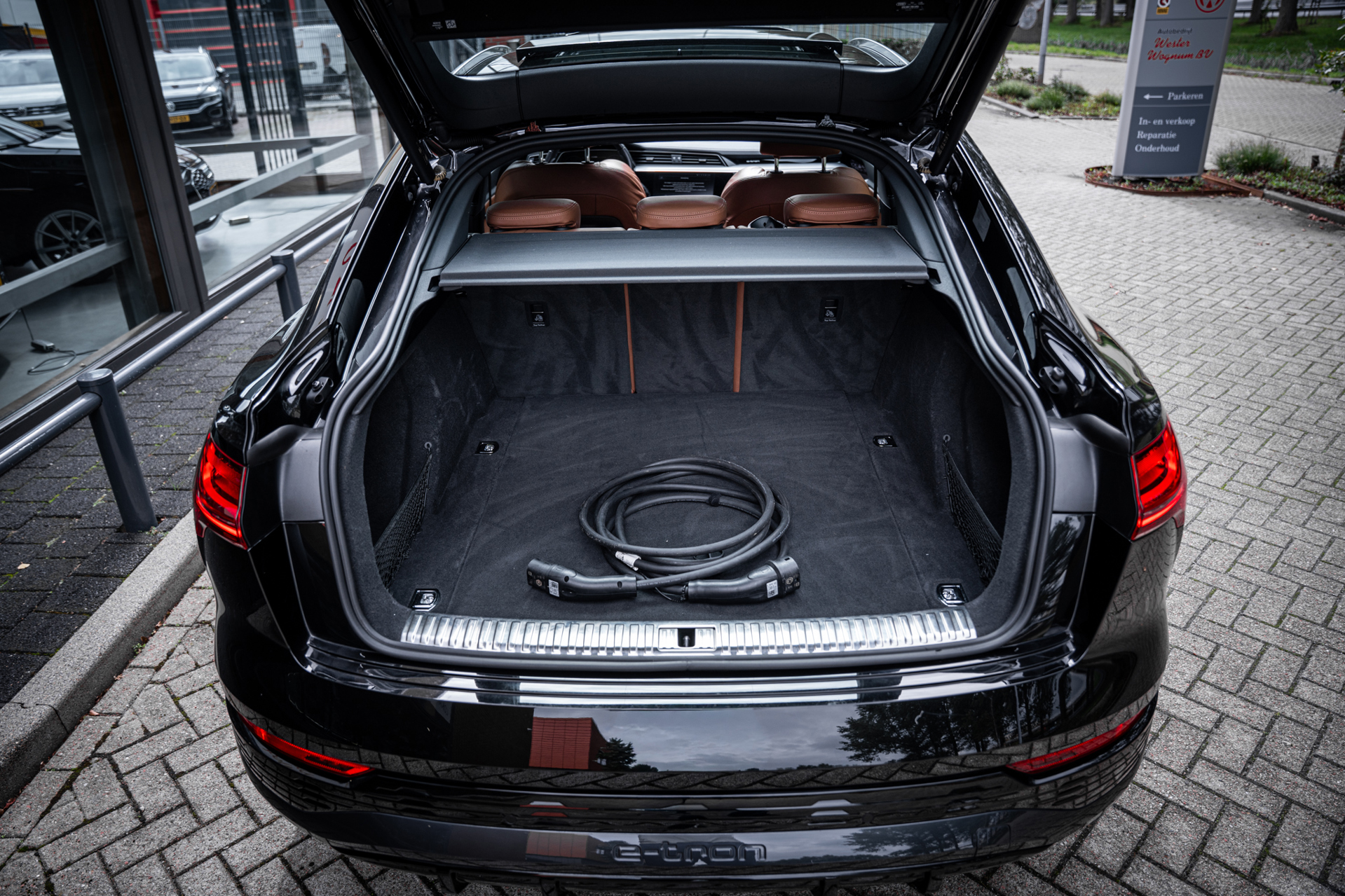 Foto van Audi Q8 Sportback 55 E-tron