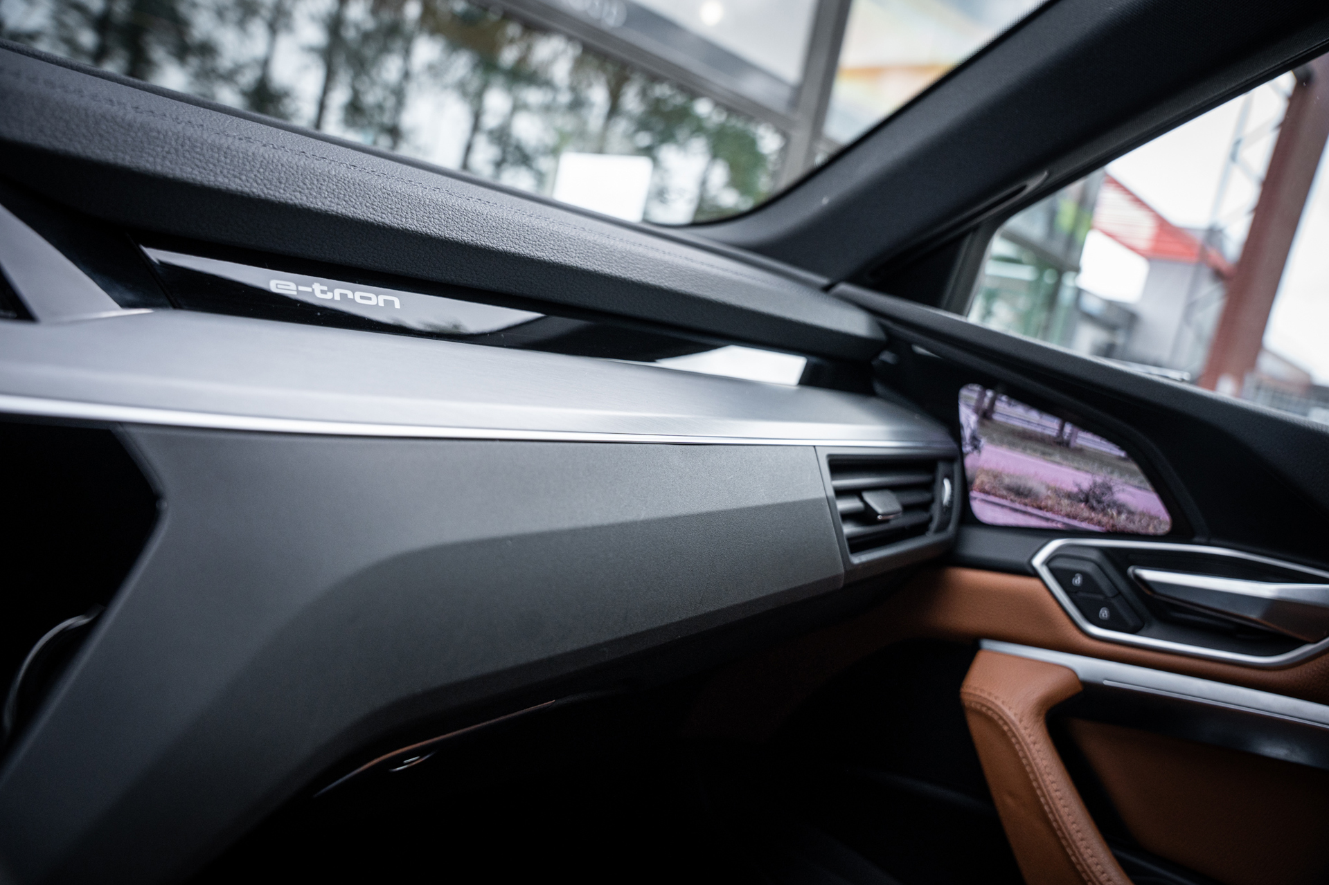 Foto van Audi Q8 Sportback 55 E-tron