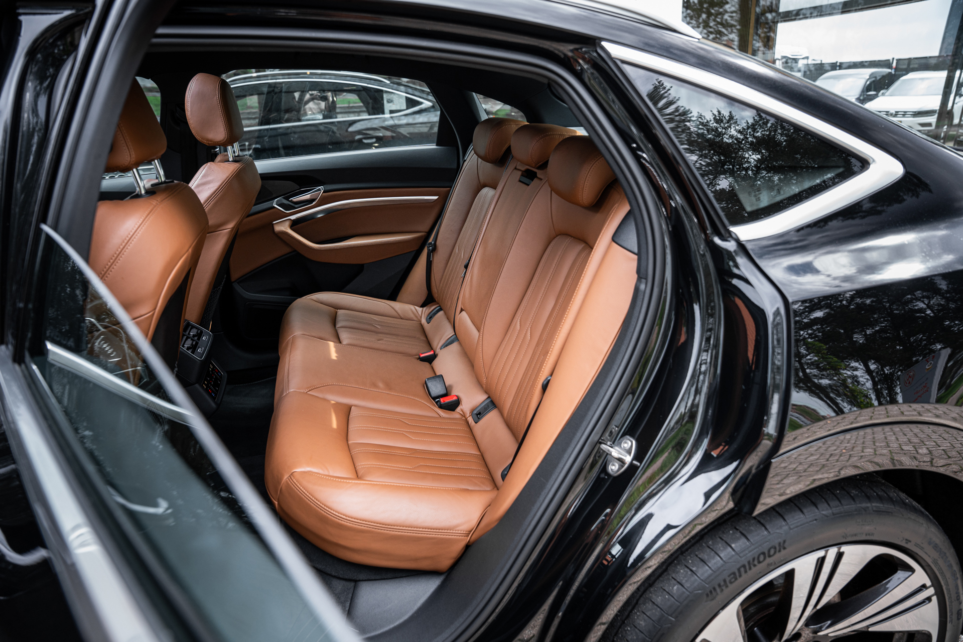Foto van Audi Q8 Sportback 55 E-tron