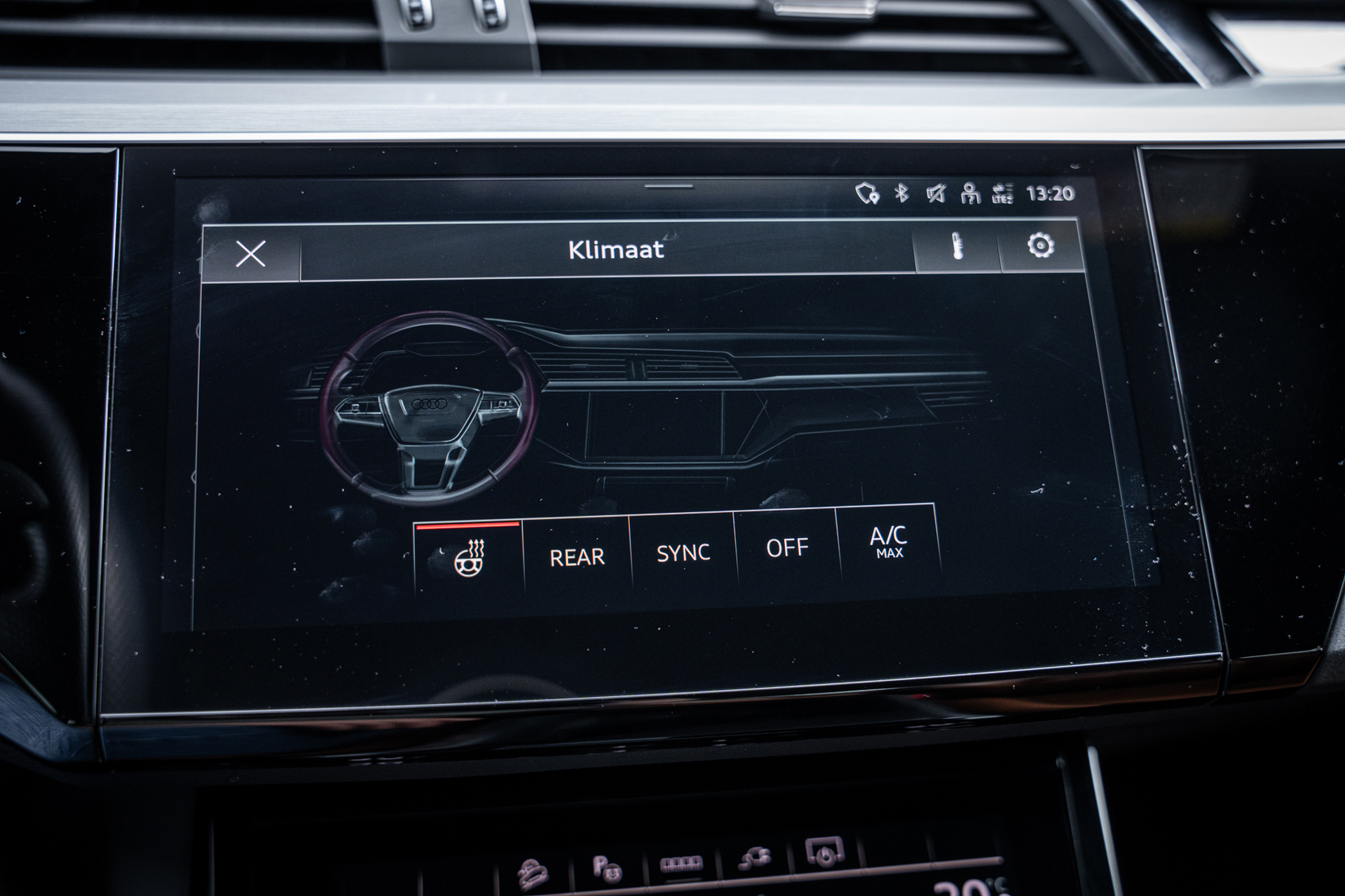 Foto van Audi Q8 Sportback 55 E-tron