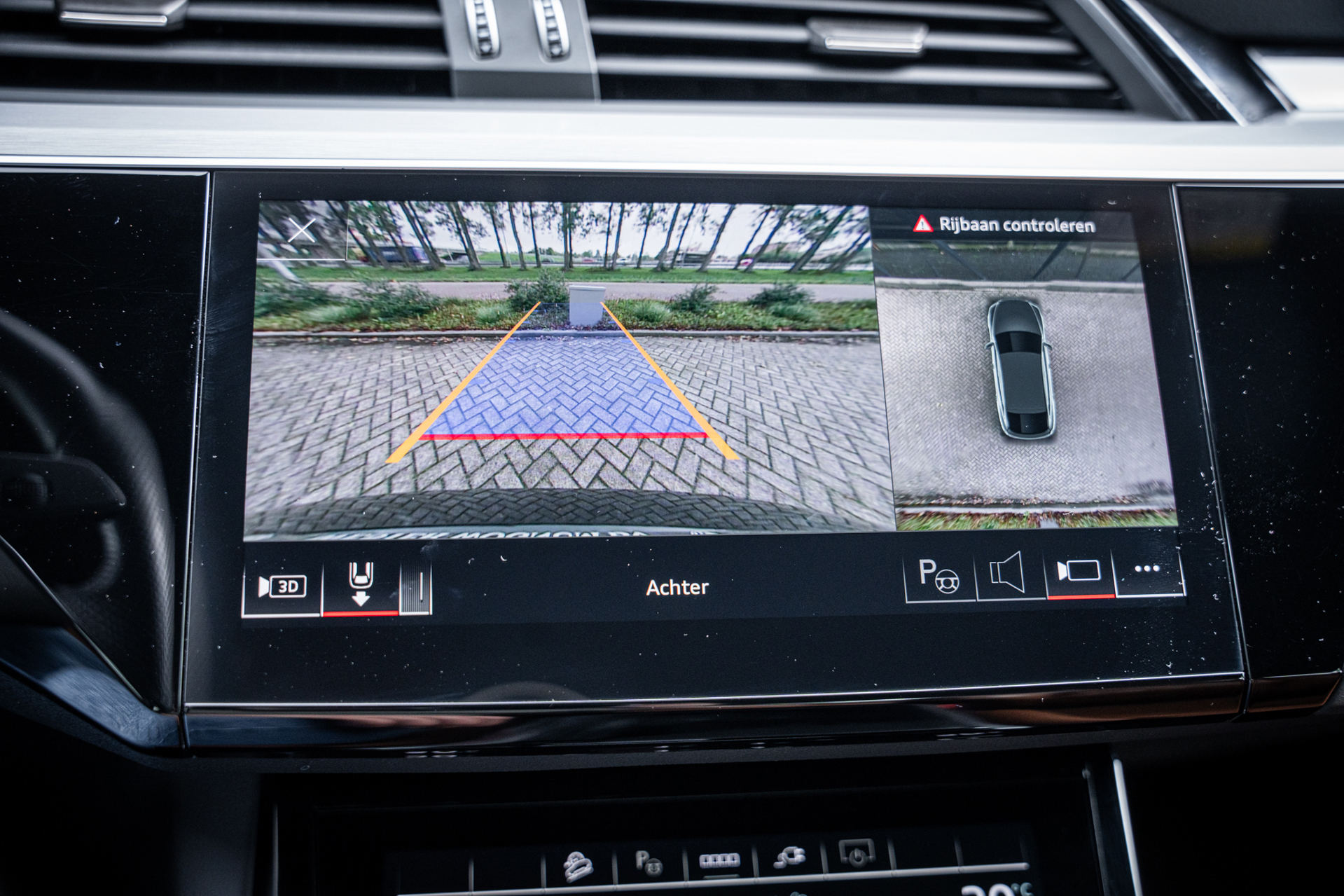 Foto van Audi Q8 Sportback 55 E-tron