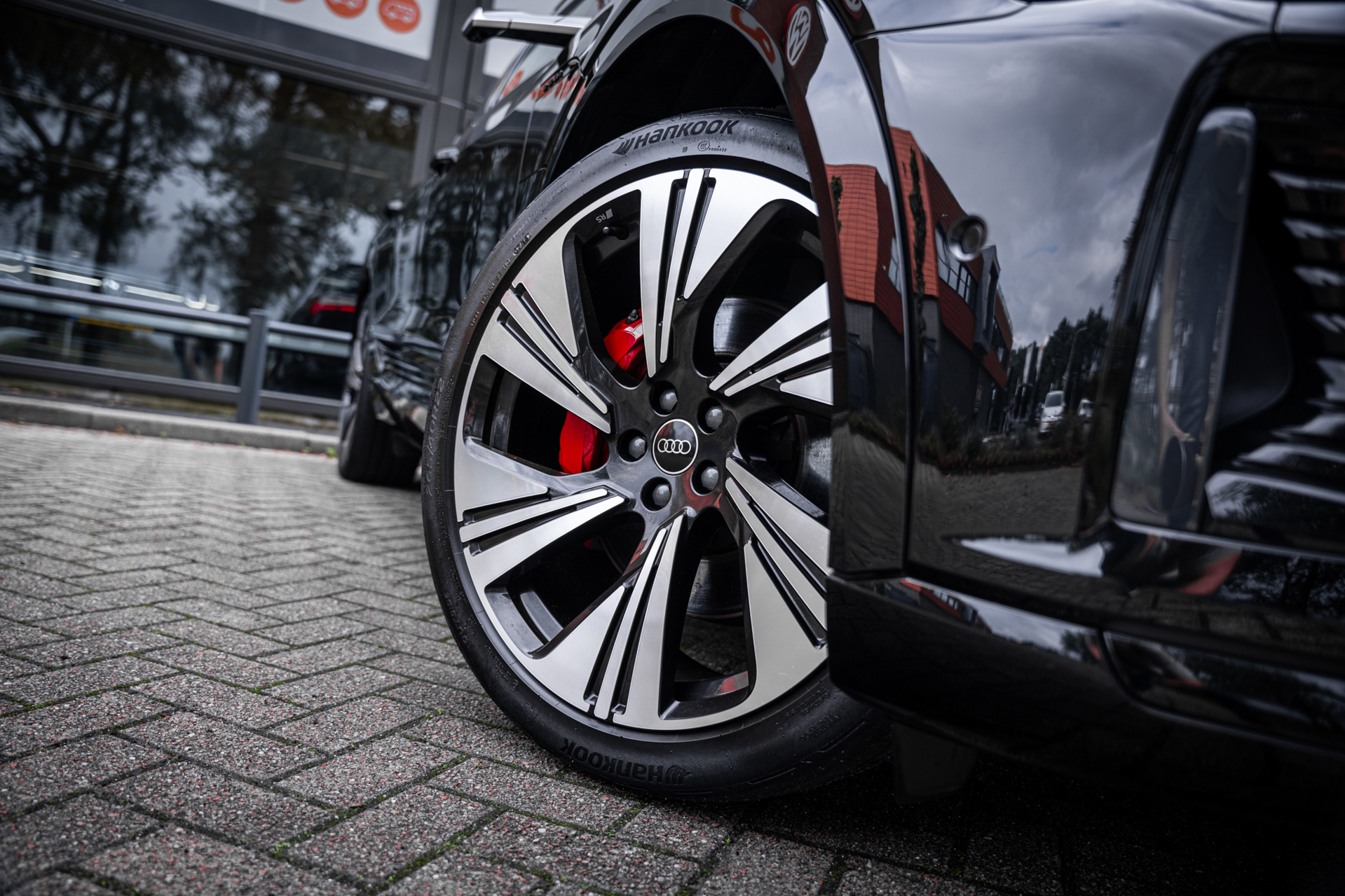 Foto van Audi Q8 Sportback 55 E-tron