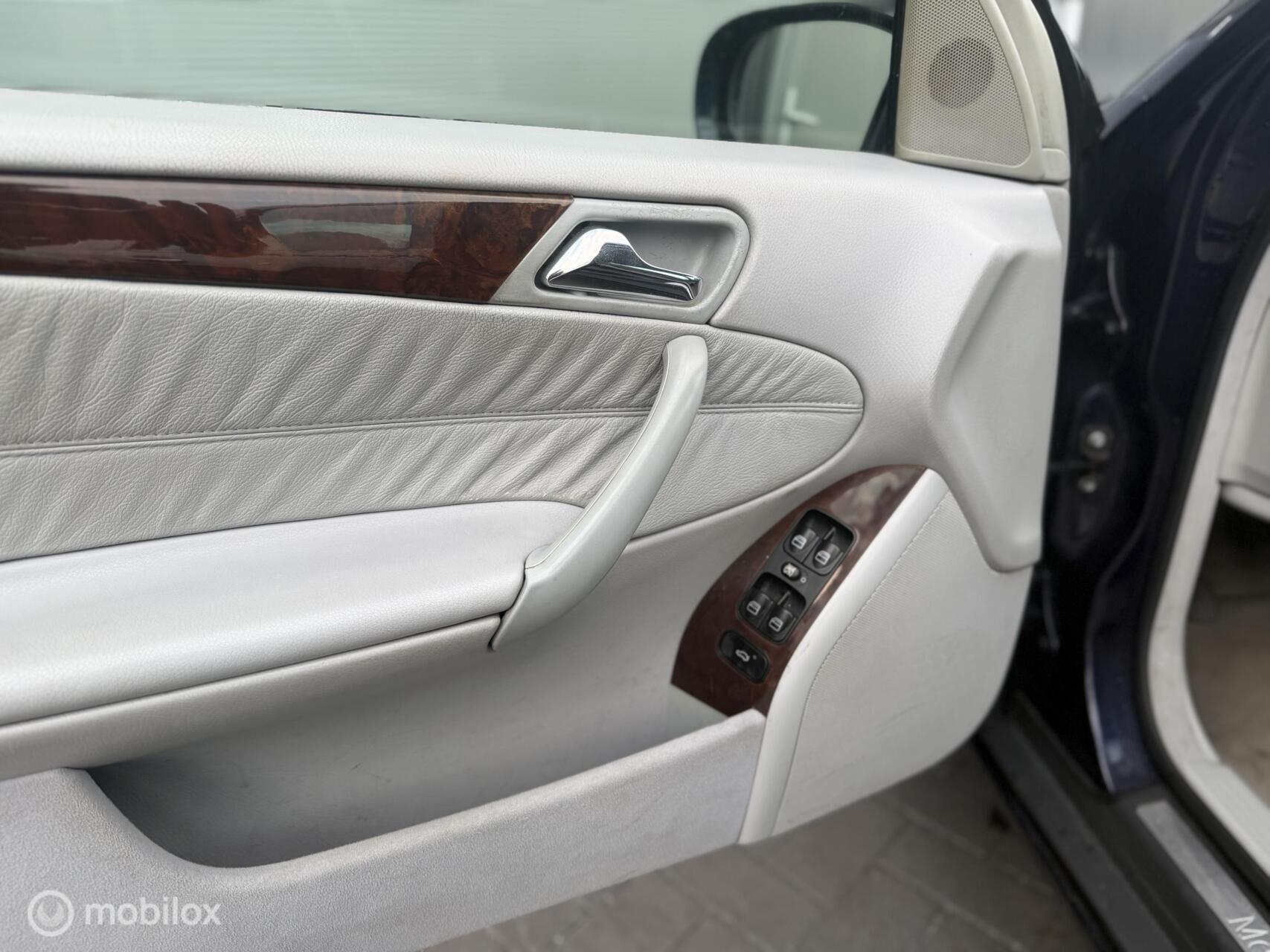 Foto van Mercedes-Benz C 240