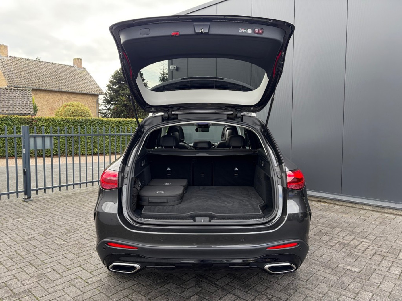 Foto van Mercedes-Benz GLC 300 E 4Matic
