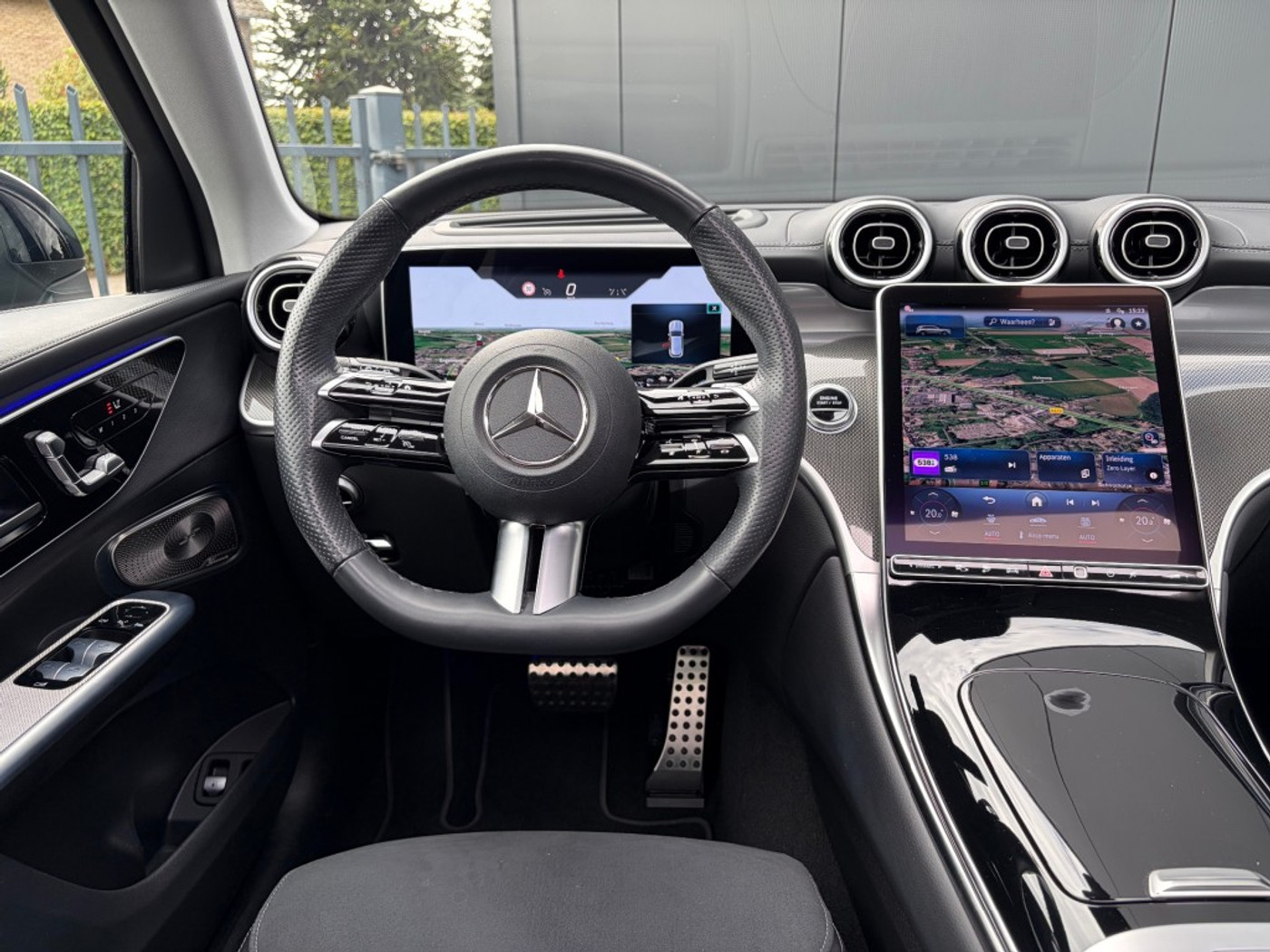 Foto van Mercedes-Benz GLC 300 E 4Matic