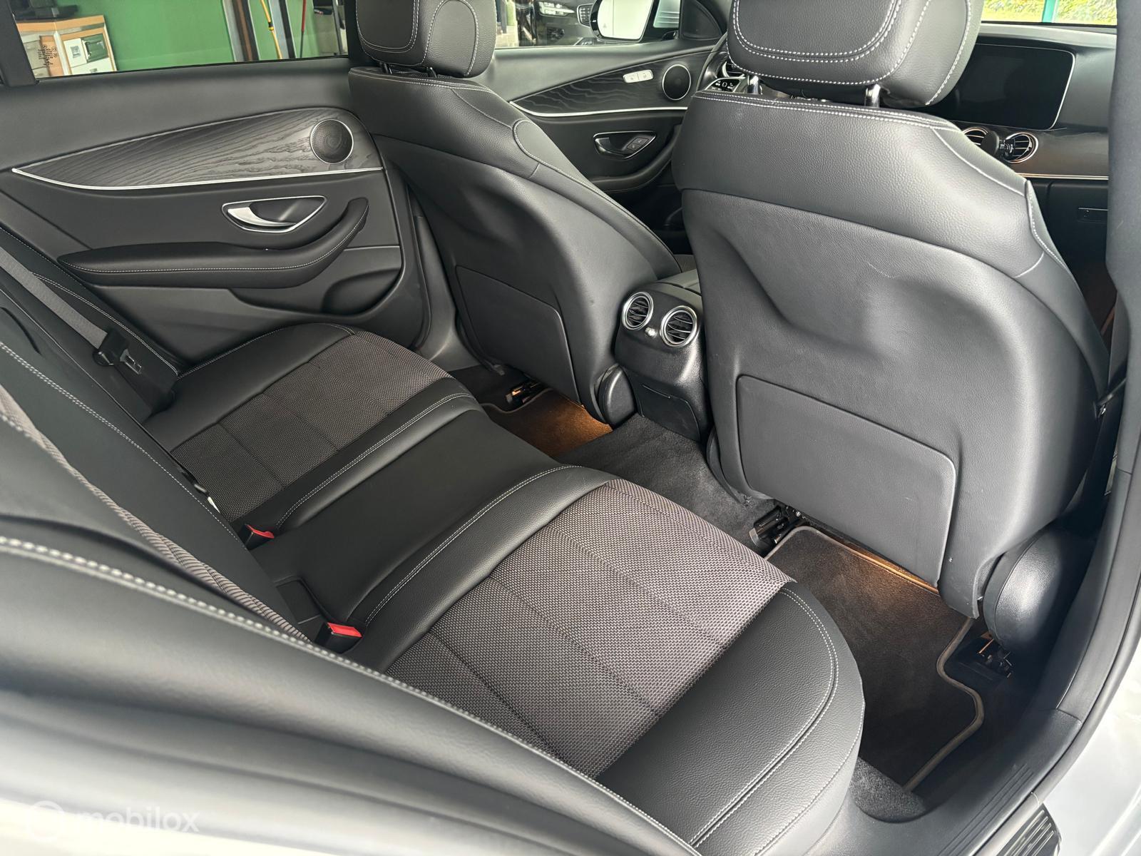 Foto van Mercedes-Benz E 300
