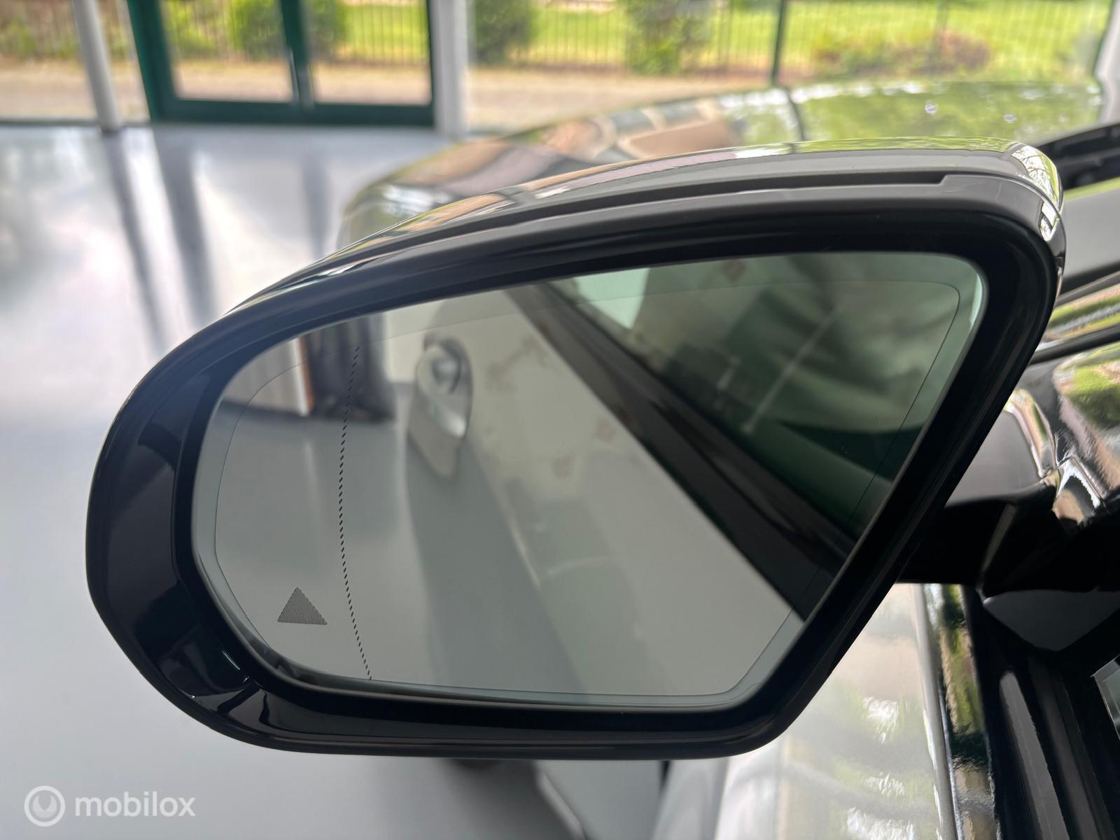 Foto van Mercedes-Benz E 300