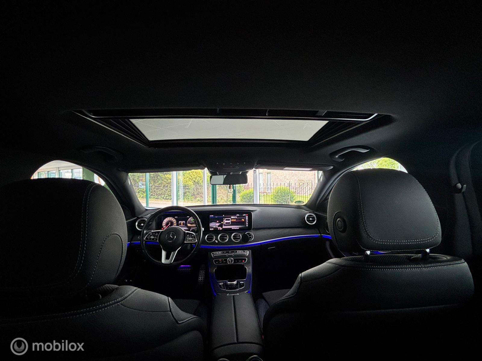 Foto van Mercedes-Benz E 300