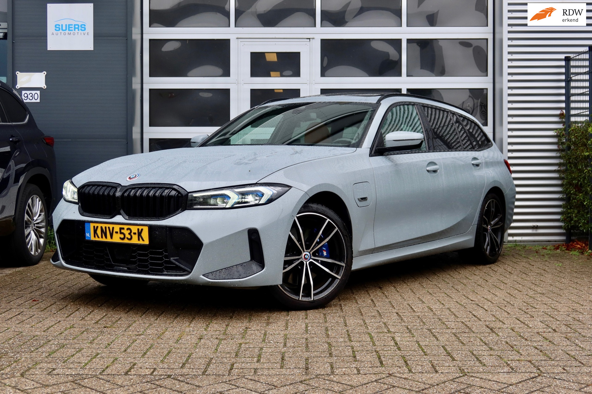 BMW 330e xDrive E xDrive | M Sport | Memory | Pano | Trekhaak | Camera 2022 - voorkant