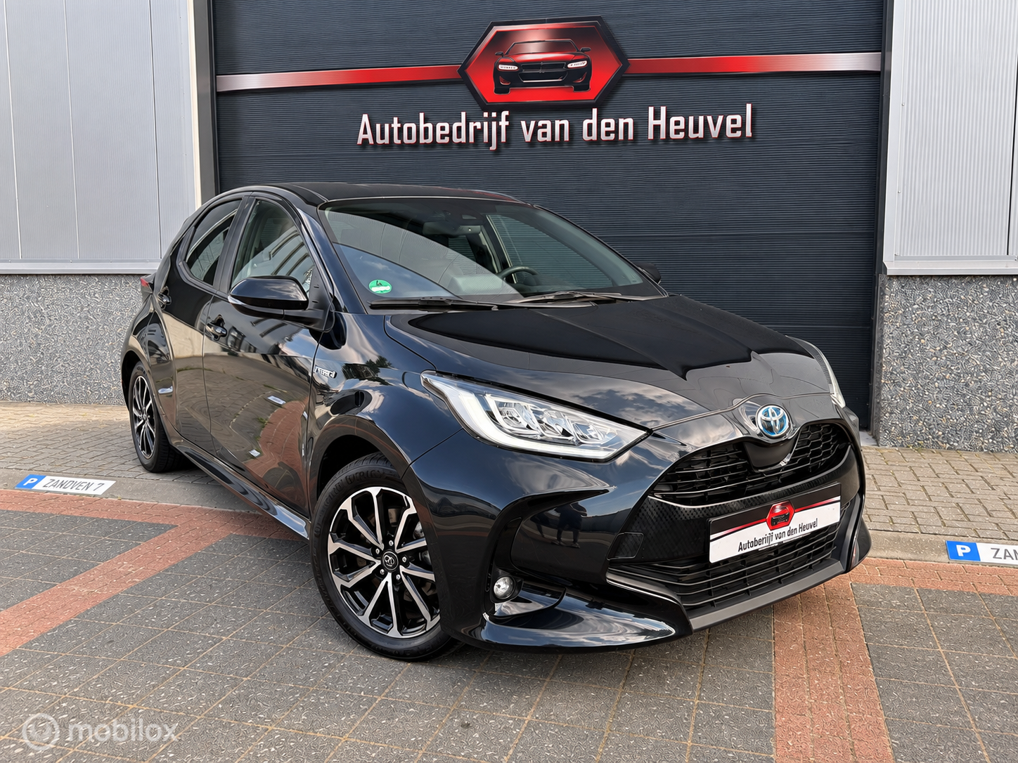 Toyota Toyota Yaris 1.5 Hybrid Dynamic Apple CarPlay Stoelverw 2020 - voorkant