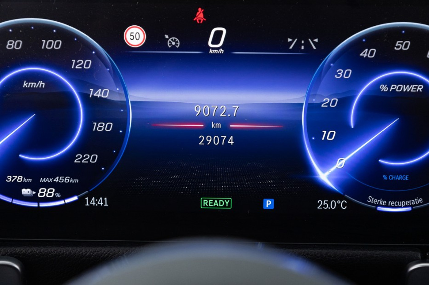 Foto van Mercedes-Benz Eqb