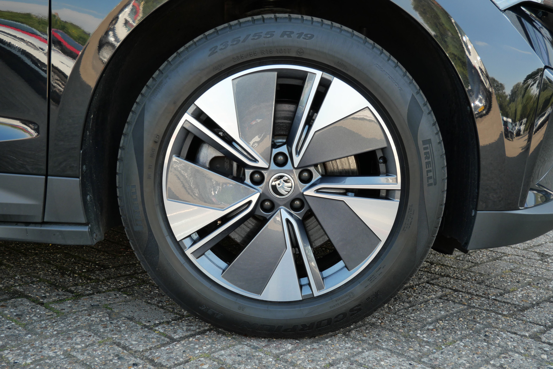 Foto van Skoda Enyaq 80