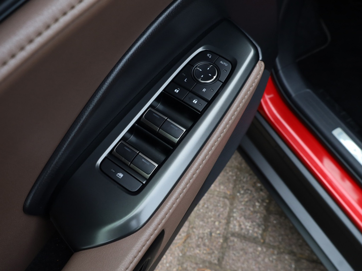 Foto van Lexus LBX