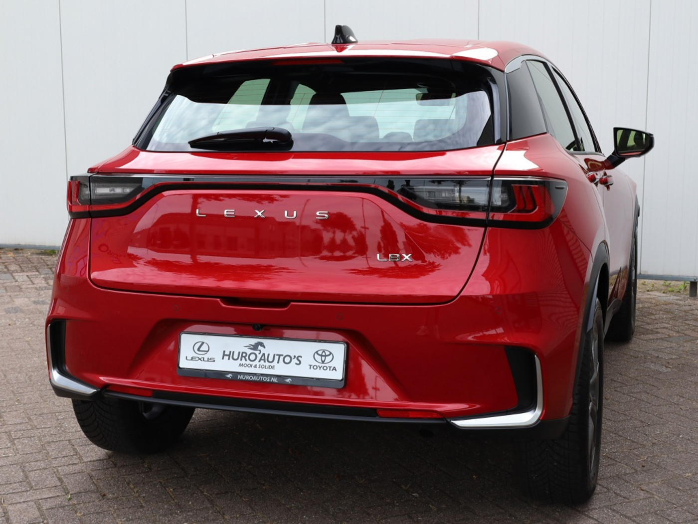 Foto van Lexus LBX