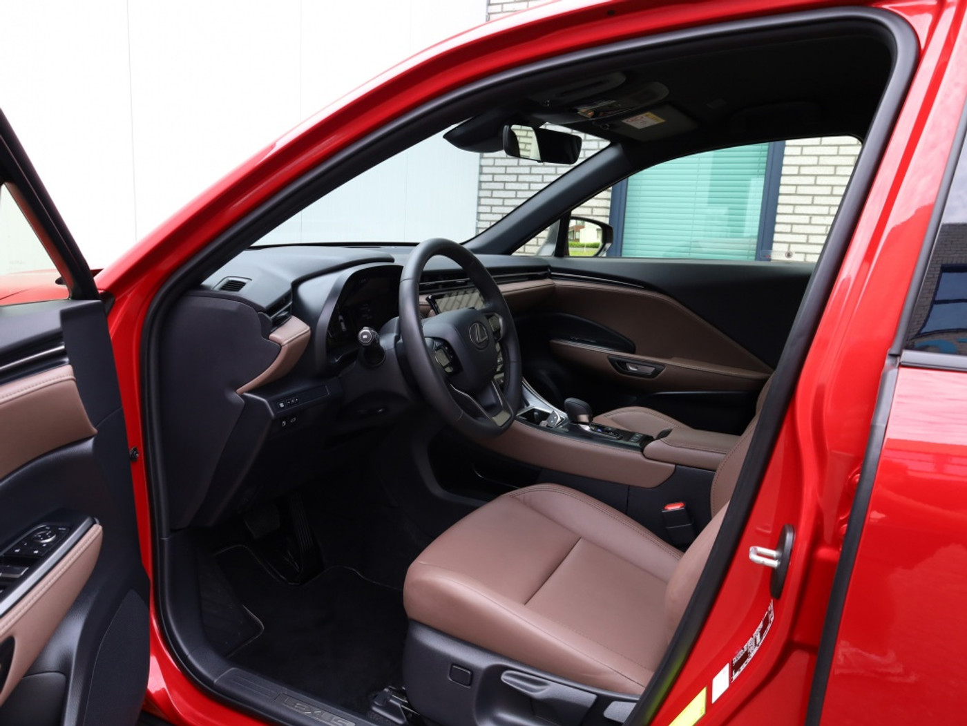 Foto van Lexus LBX