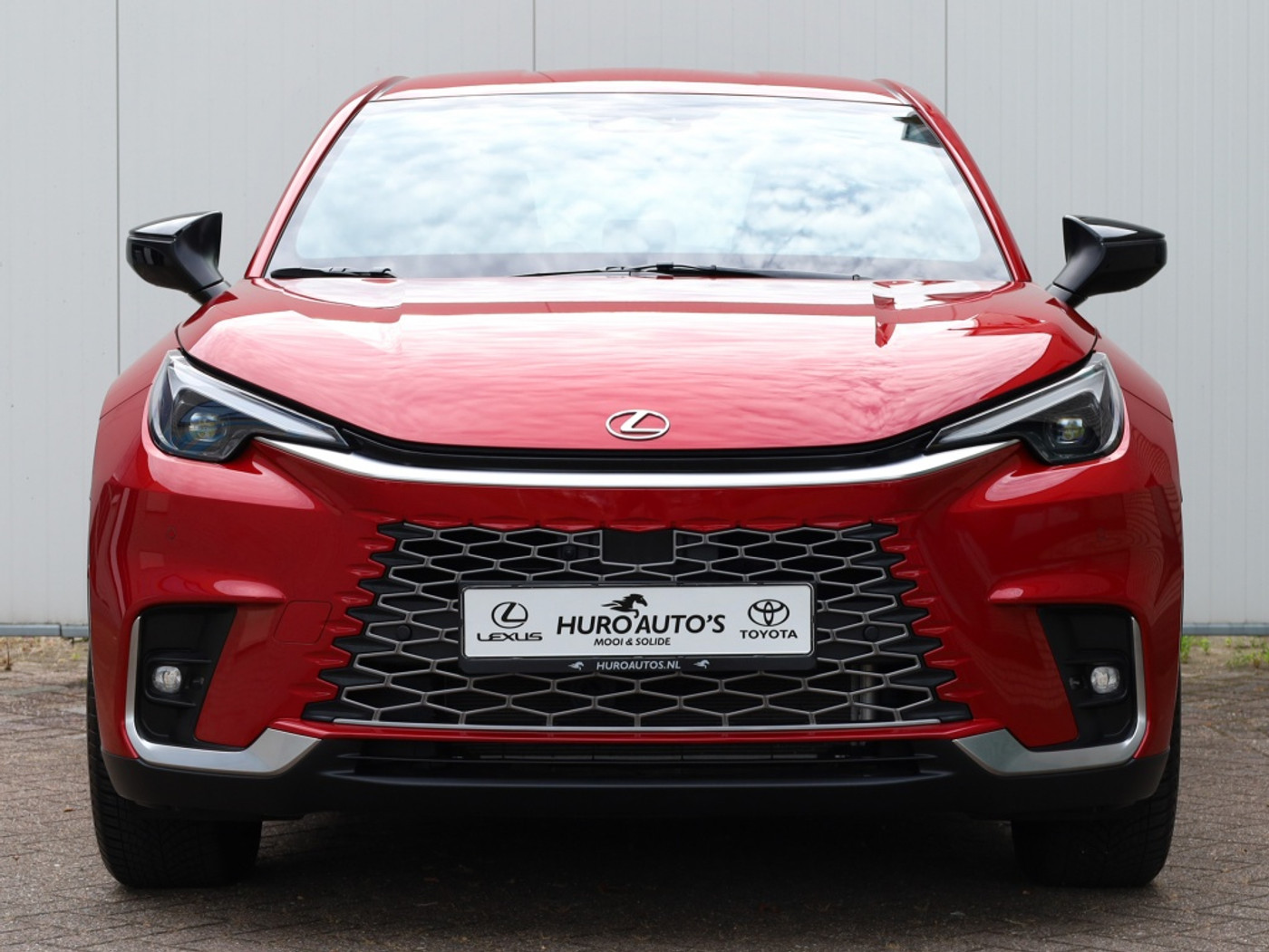 Foto van Lexus LBX